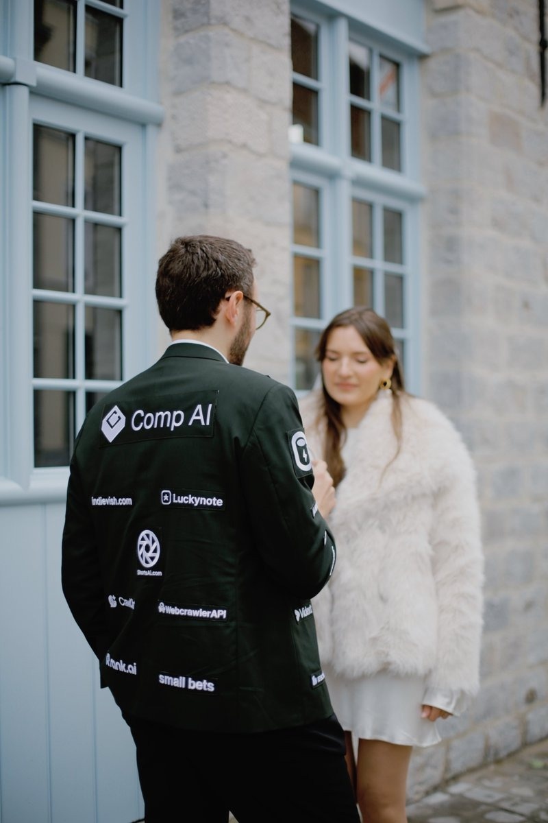 vest cuoi,  thoi trang,  Dagobert Renouf,  doanh nhan,  dam cuoi,  logo anh 4