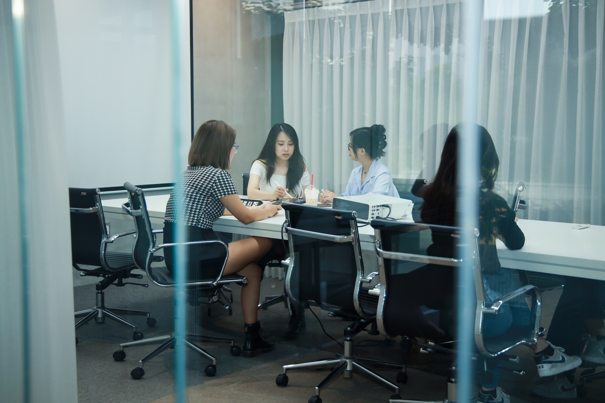 ha noi,  tp.hcm,  luong,  cong viec,  nhan su,  roi tp.hcm,  ra ha noi anh 4