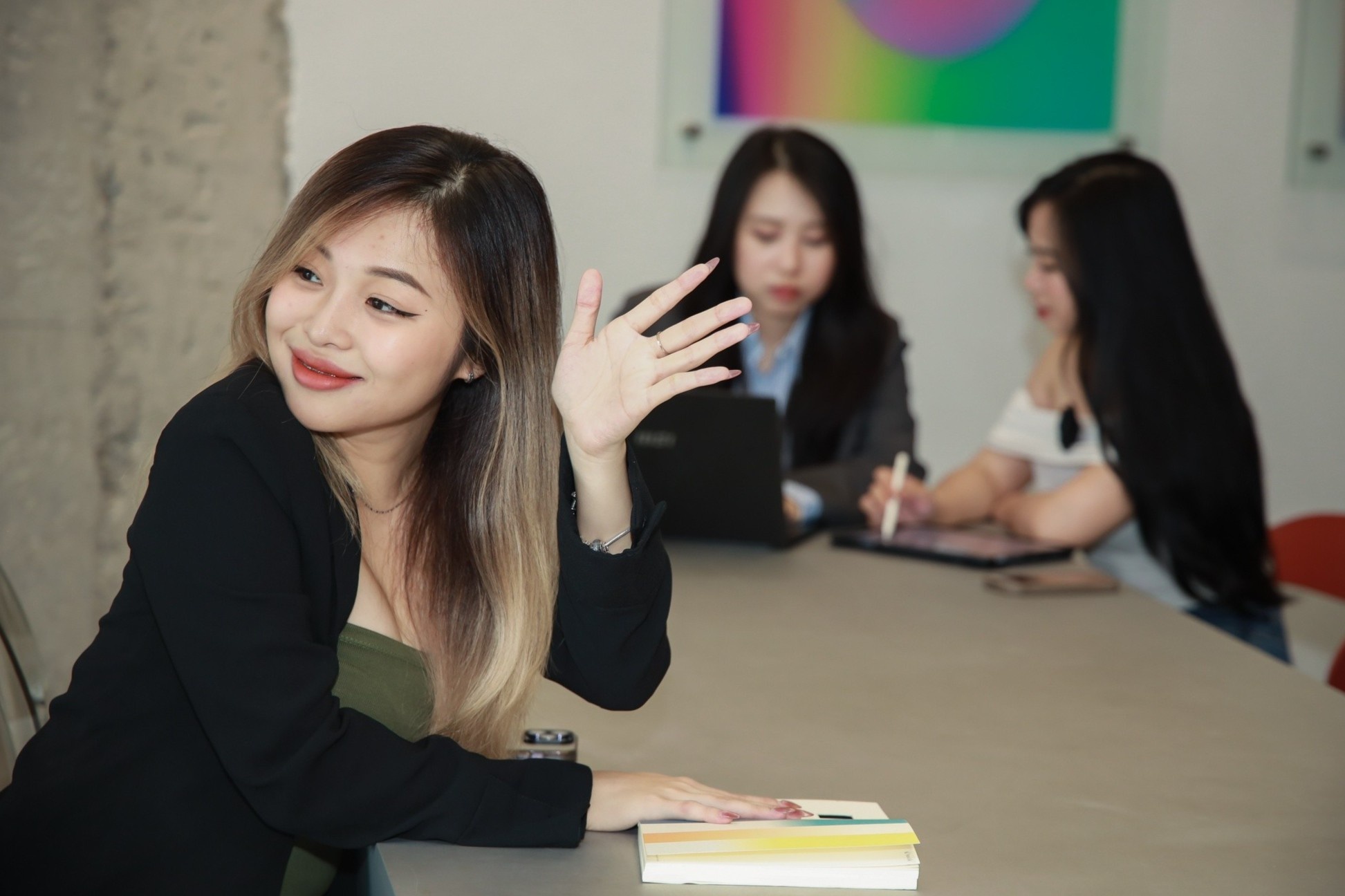 Toi bo TP.HCM, ra Ha Noi de nhan luong gap doi hinh anh