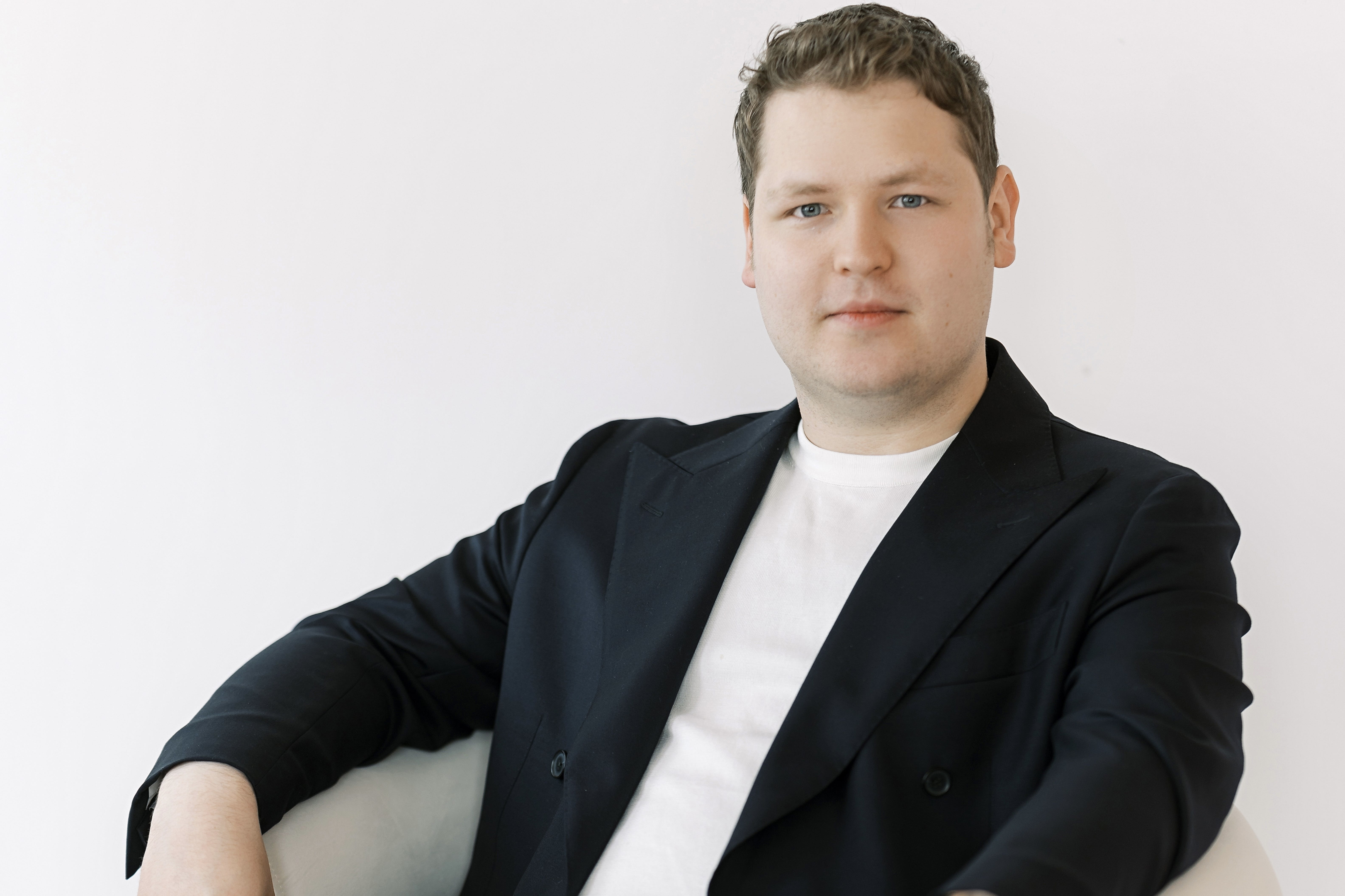 Loi song doc hai dua CEO 22 tuoi thanh trieu phu USD hinh anh