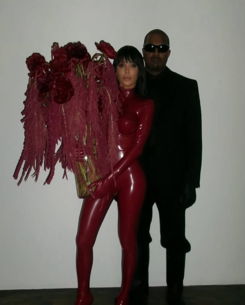 Kanye West,  Bianca Censori,  Bio Pop anh 11