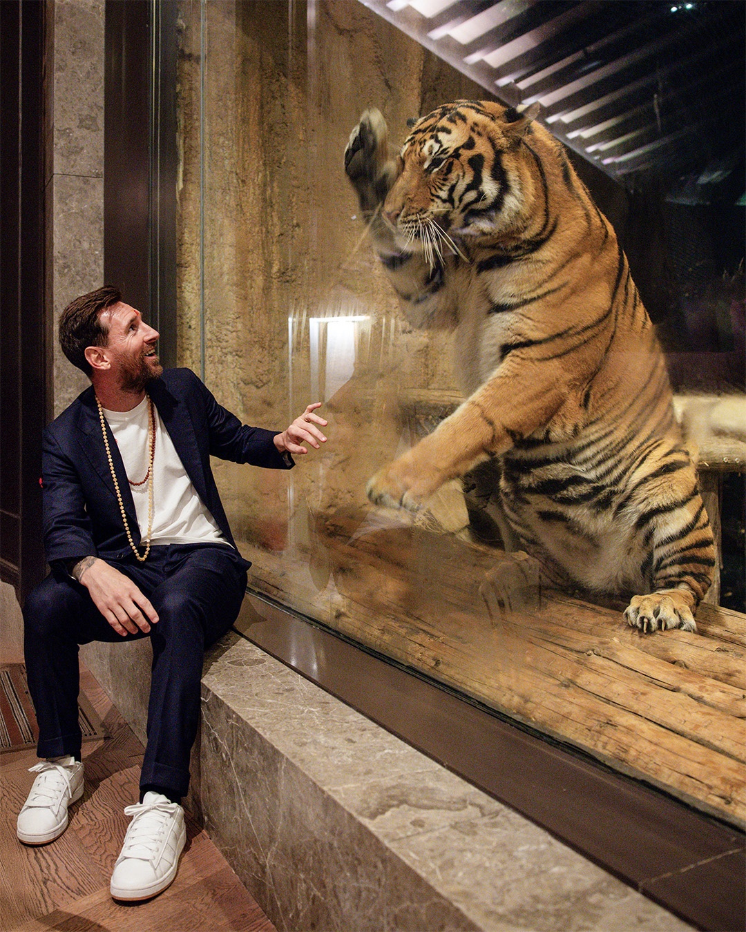 Anant_Ambani_tang_Messi_dong_ho_10.jpg