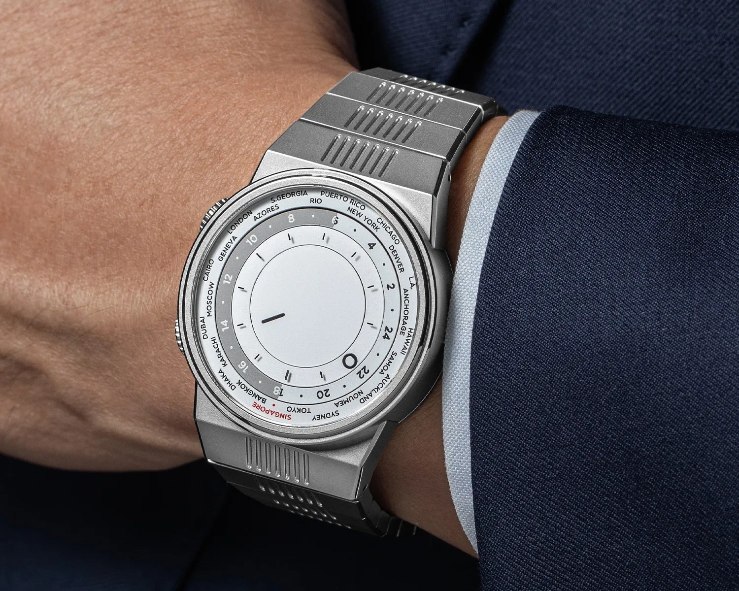 dong ho,  On Wrist,  Longines,  Binh Ngo,  2026,  co may anh 4