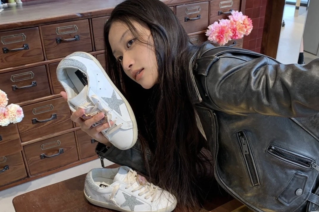 Hang sneaker rach mang ve thuong vu 2,9 ty USD hinh anh