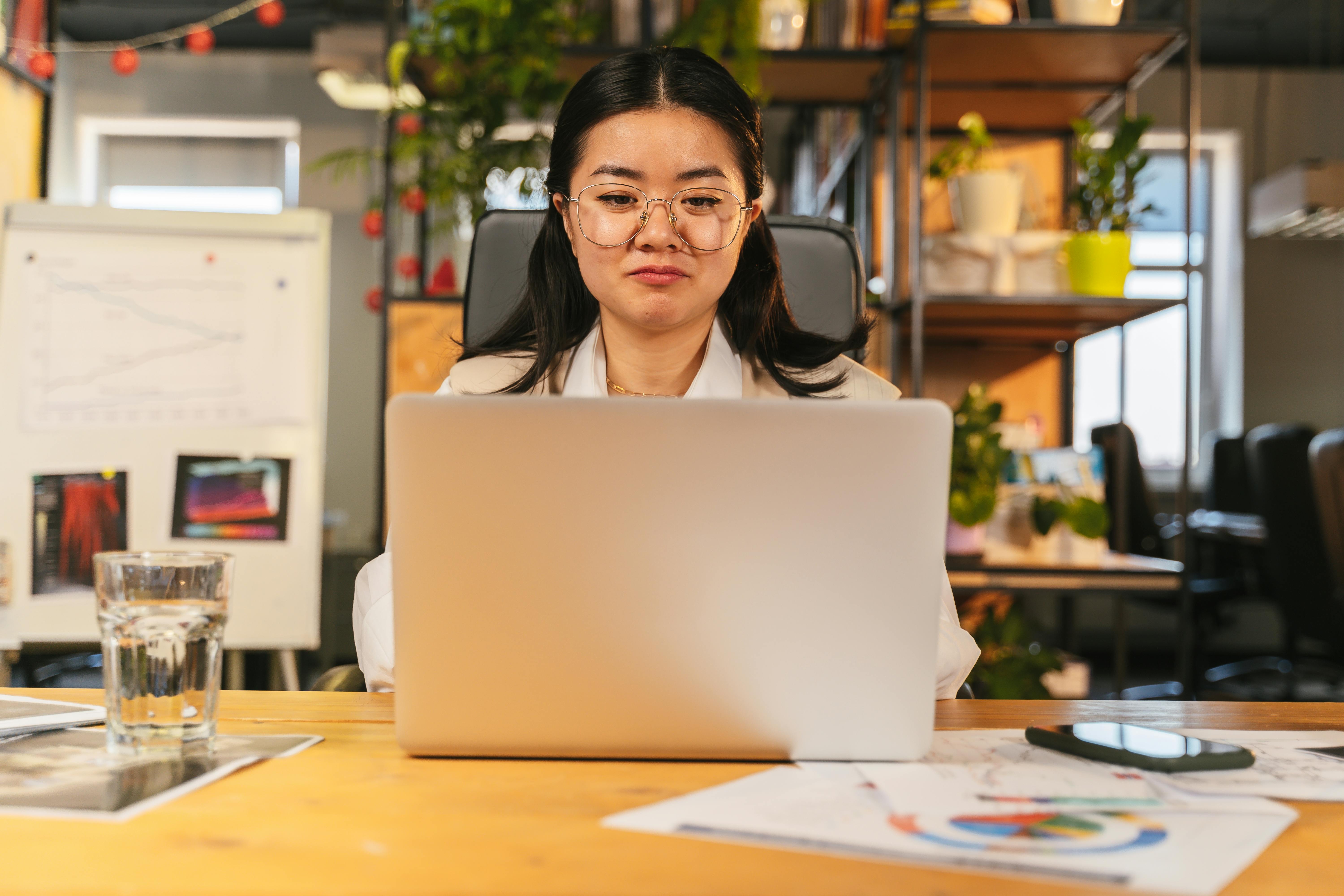 Tet Duong lich,  nhan su,  cong viec anh 1