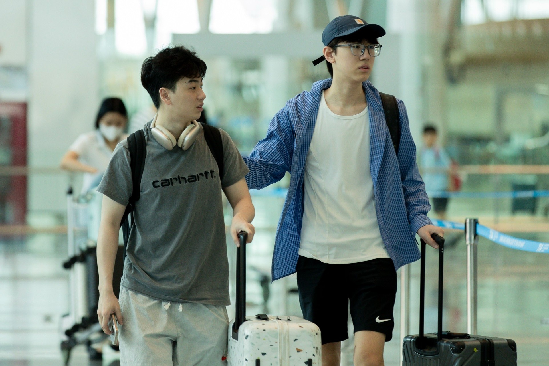 Gia ve may bay tang cao, cong ty TP.HCM tra thuong Tet som 1,5 thang hinh anh