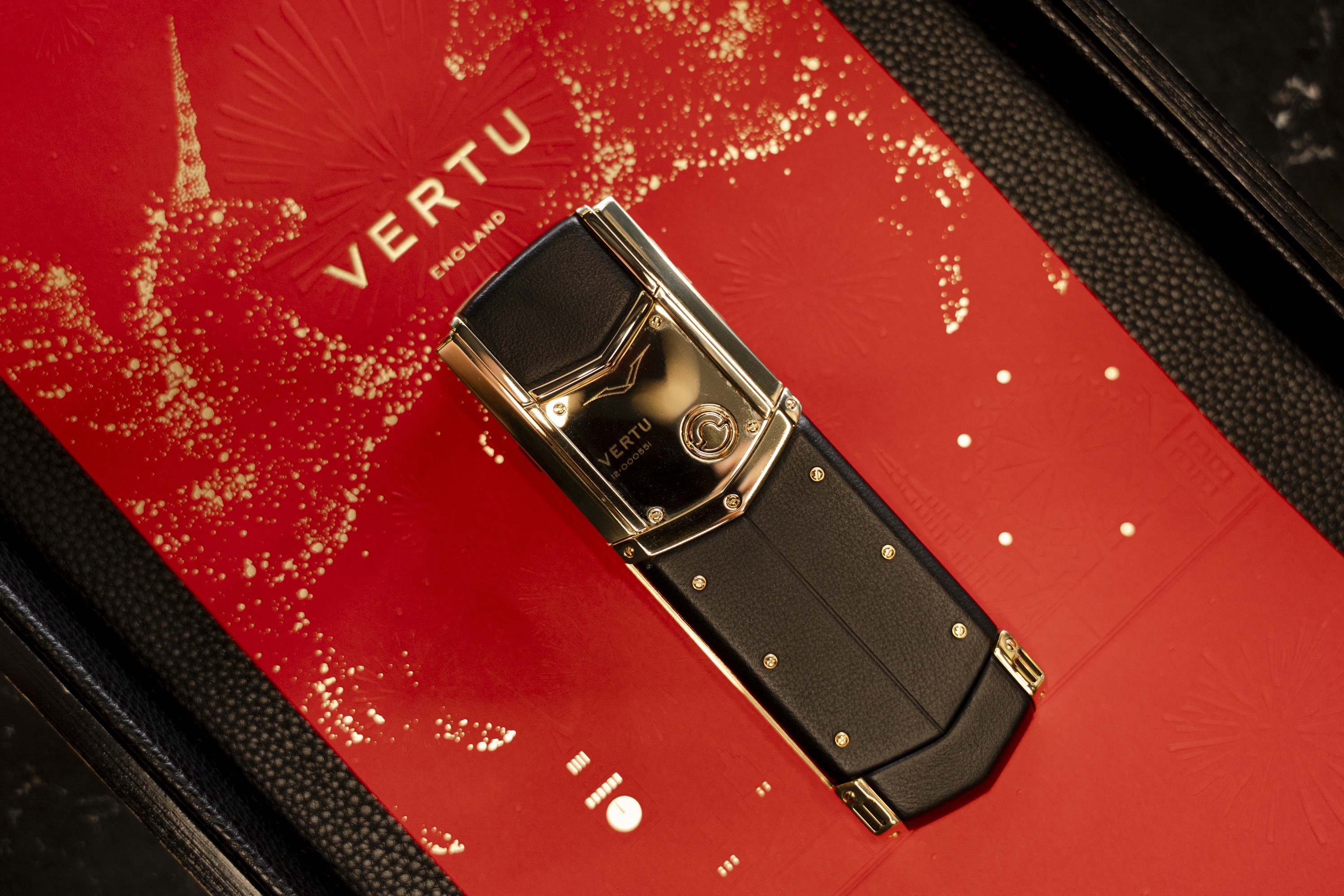 Vertu,  Signature V,  Vertu Viet Nam, anh 1