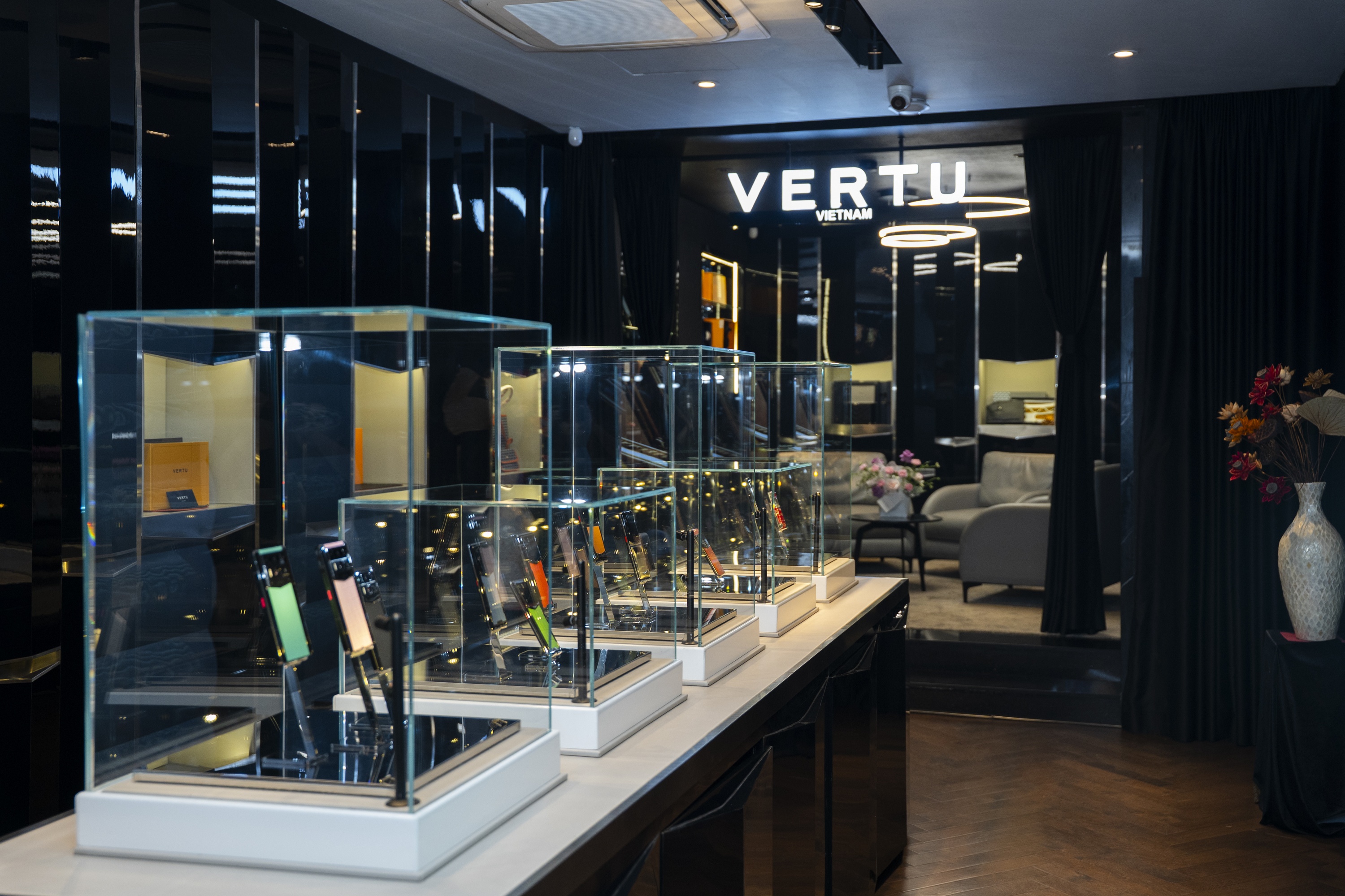 Vertu,  Signature V,  Vertu Viet Nam, anh 4