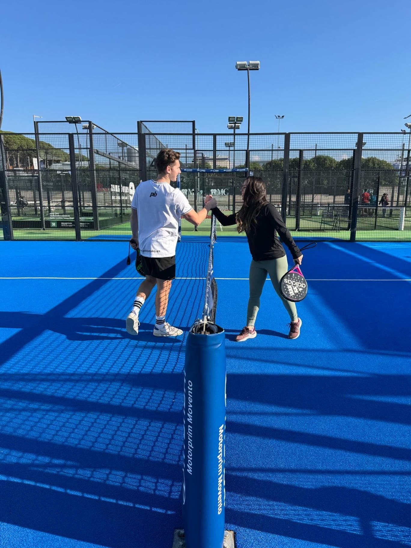 gen z,  nguoi tre,  pilates,  lam gom,  Cuoi ngua,  choi padel anh 3