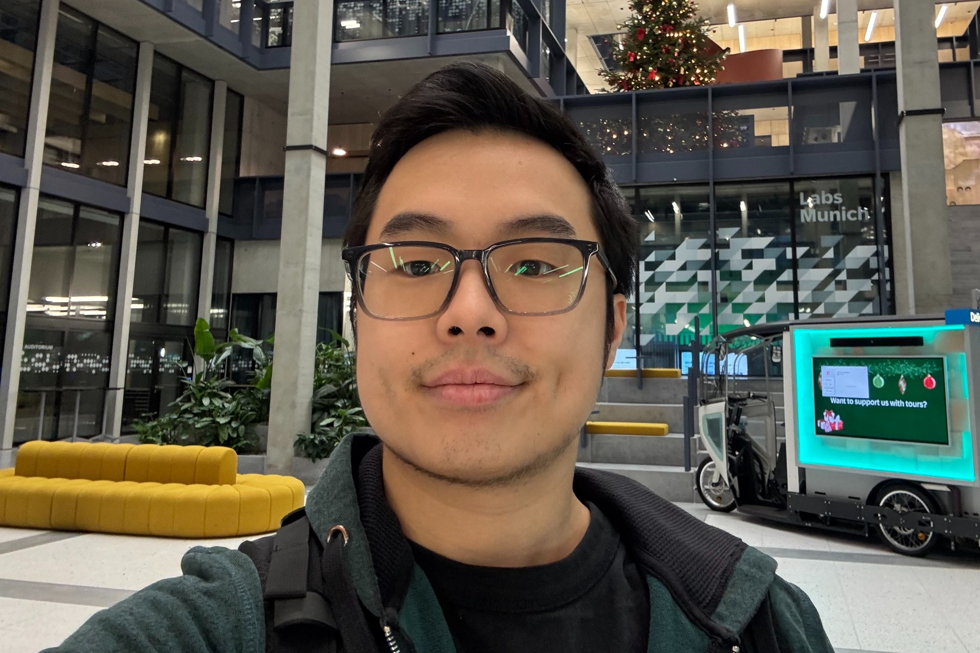 Chang trai Viet 25 tuoi khoi nghiep startup AI trieu USD o Duc hinh anh