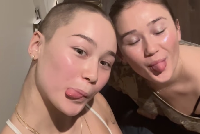 Em gai thanh vien nhom nhac SEVENTEEN cao dau hinh anh