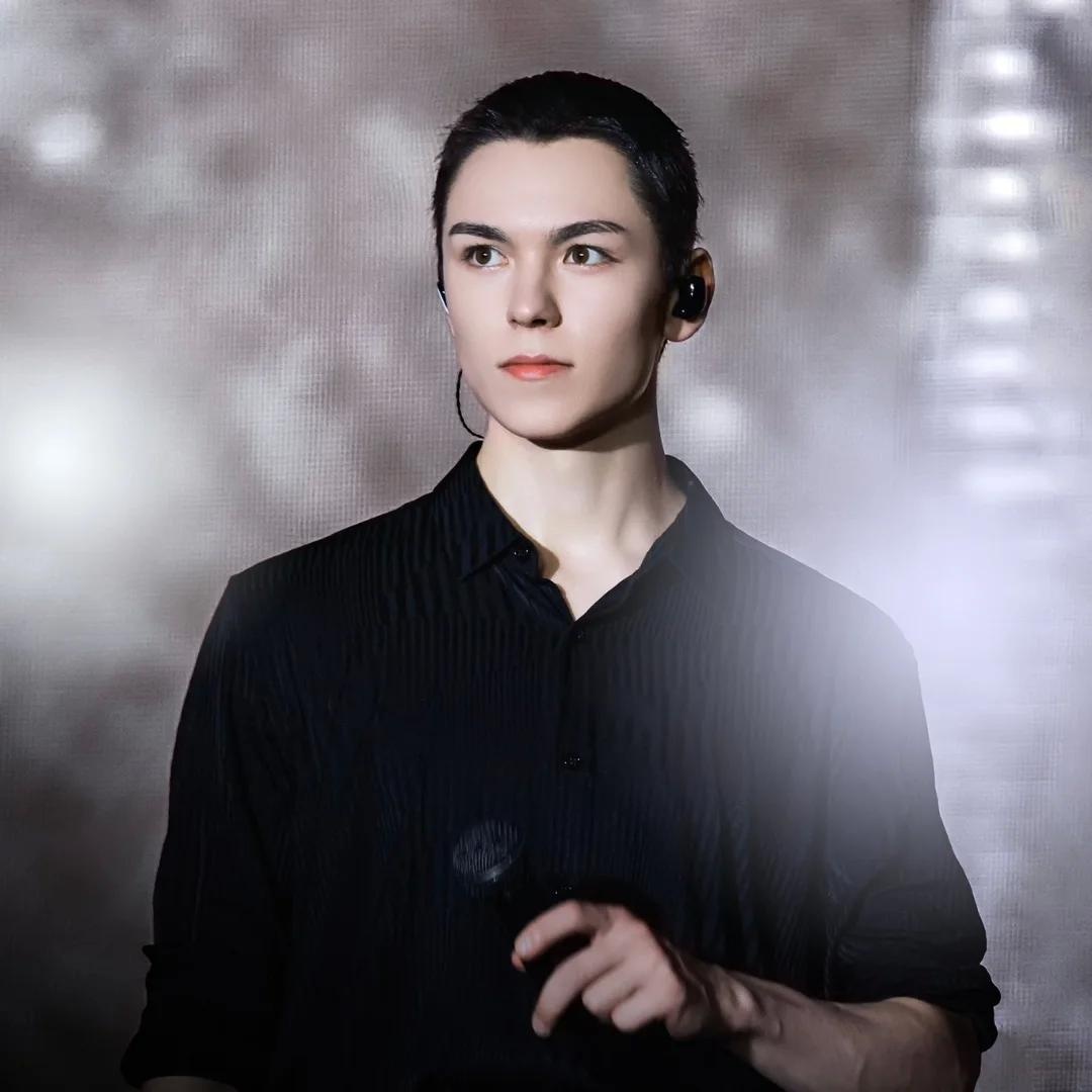 SEVENTEEN, Sofia Chwe ảnh 11 SEVENTEEN, Sofia Chwe anh 11