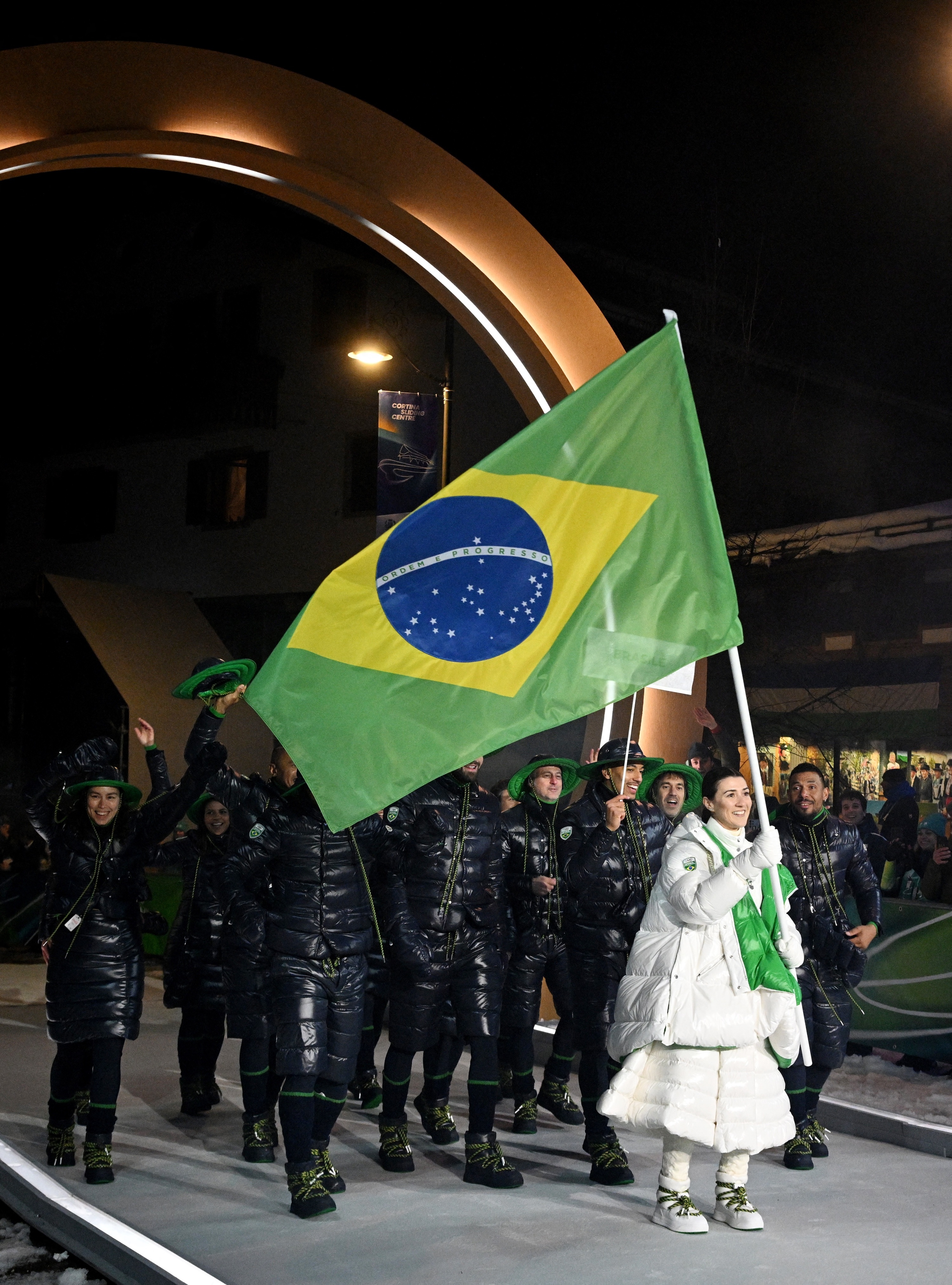 Brazil,  quoc ky,  VDV,  trang phuc,  dong phuc,  Moncler anh 2