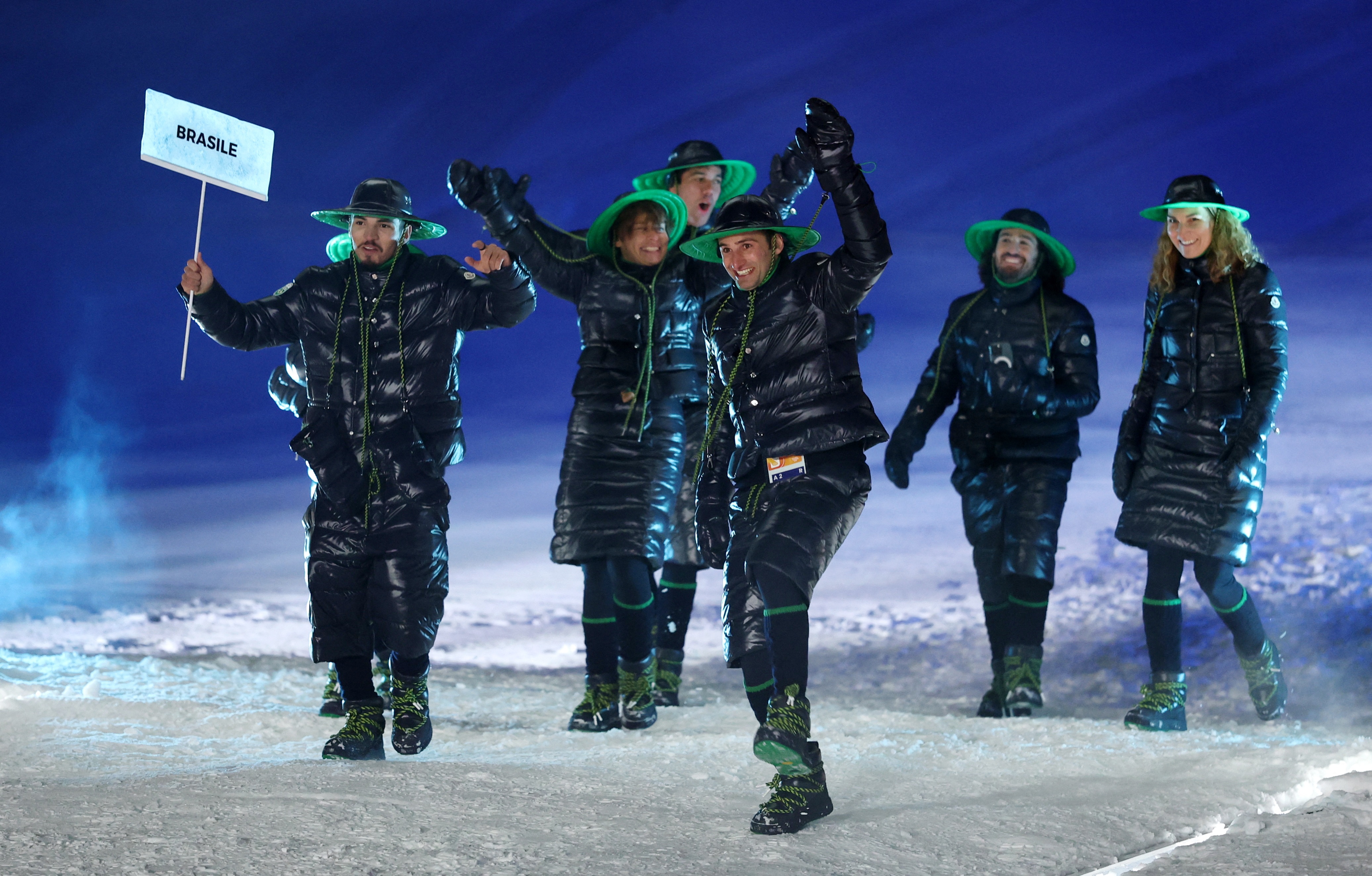 Brazil,  quoc ky,  VDV,  trang phuc,  dong phuc,  Moncler anh 6