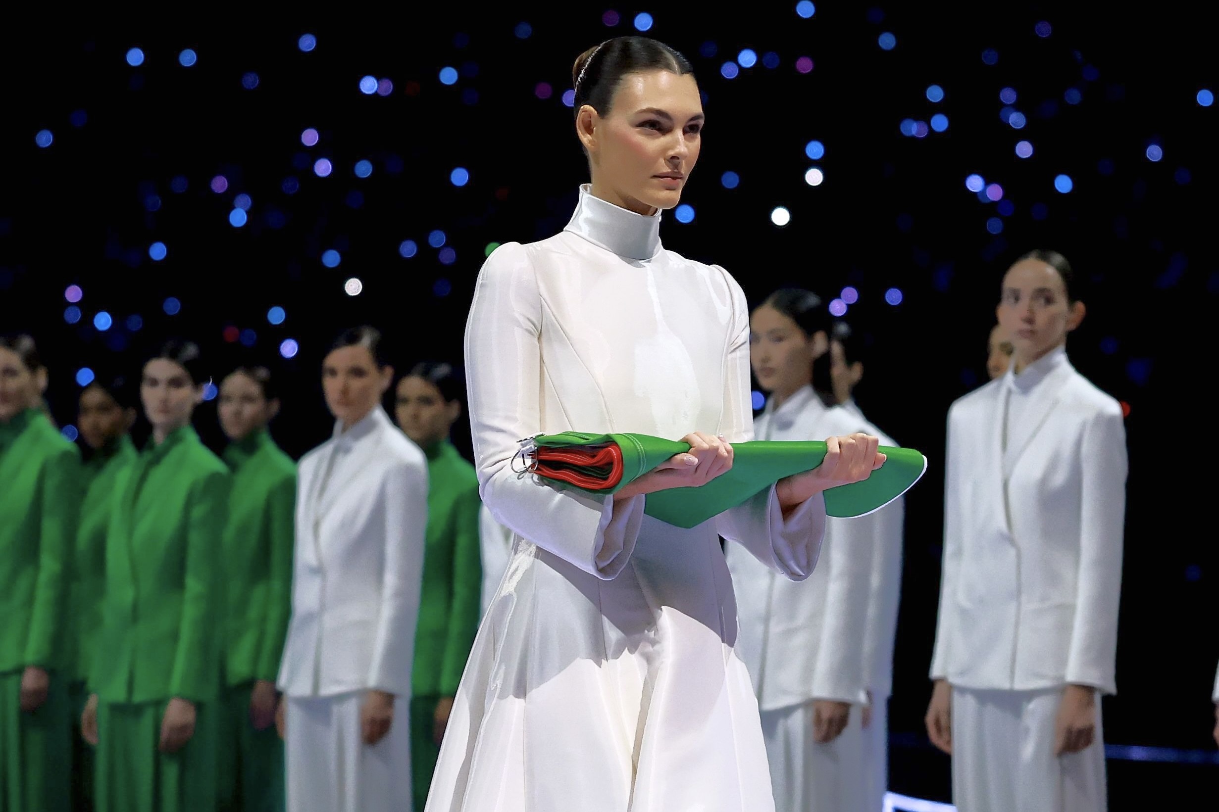 Khung canh gay sung sot o le khai mac Olympic 2026 hinh anh