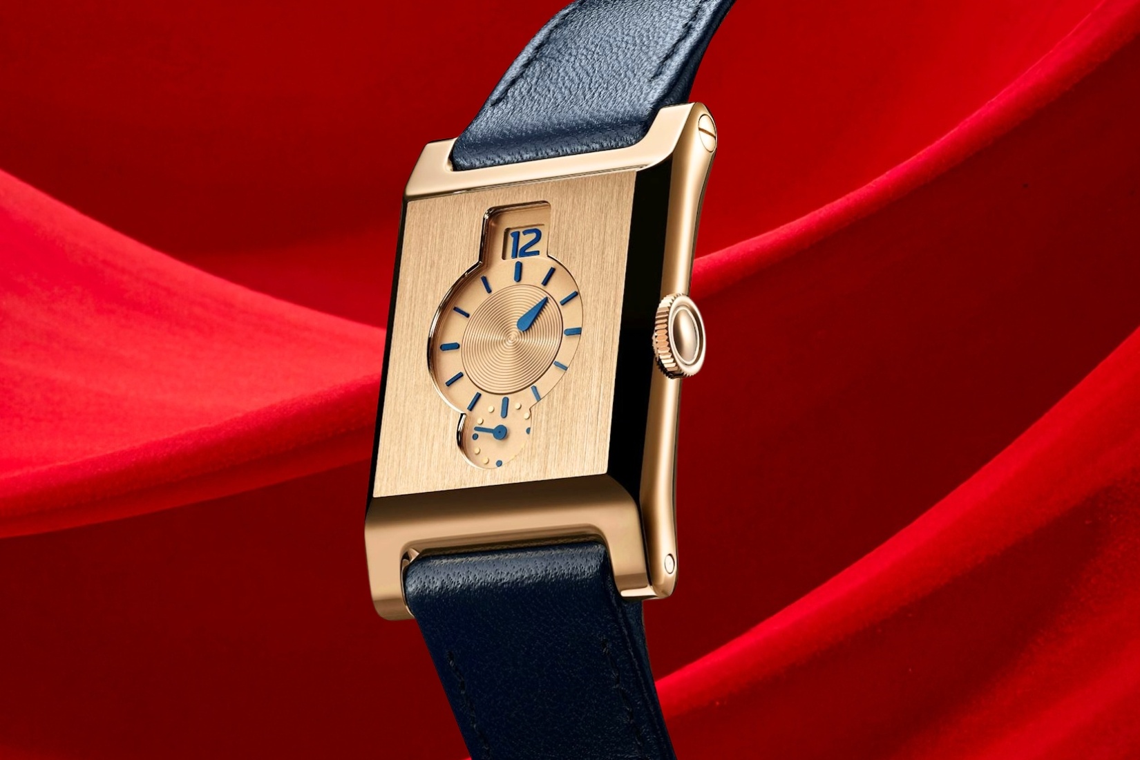 Hang Thuy Si hoi sinh sau 1 the ky voi dong ho 50.000 USD hinh anh