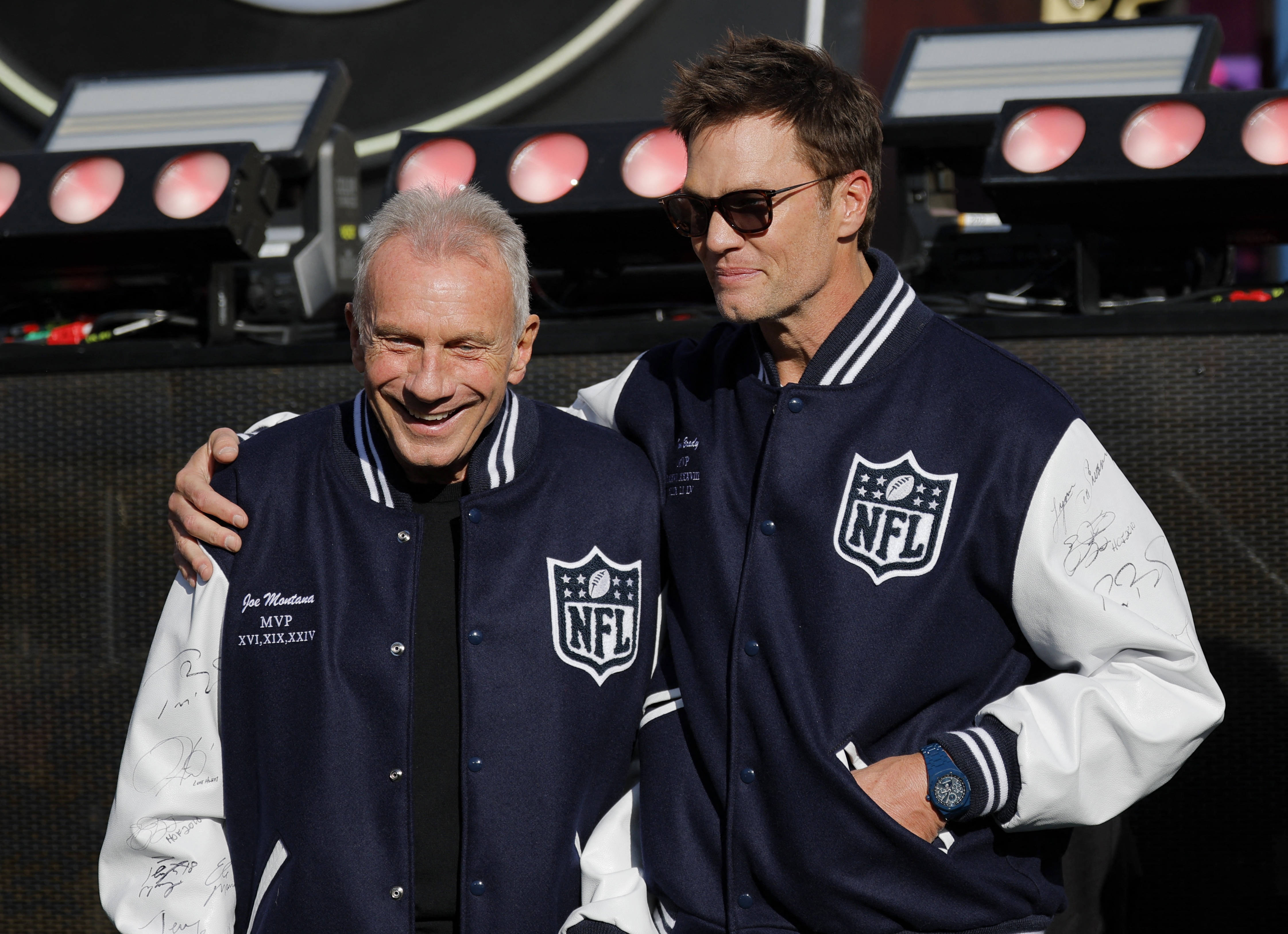 may tinh,  Super Bowl,  Rapper,  Travis Scott,  casio, anh 2