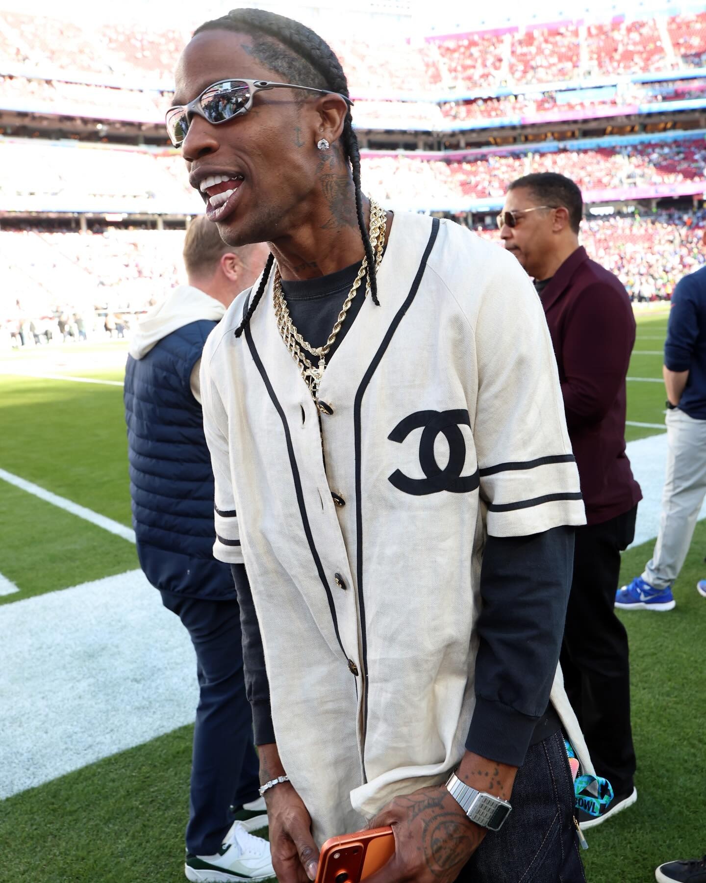 may tinh,  Super Bowl,  Rapper,  Travis Scott,  casio, anh 15