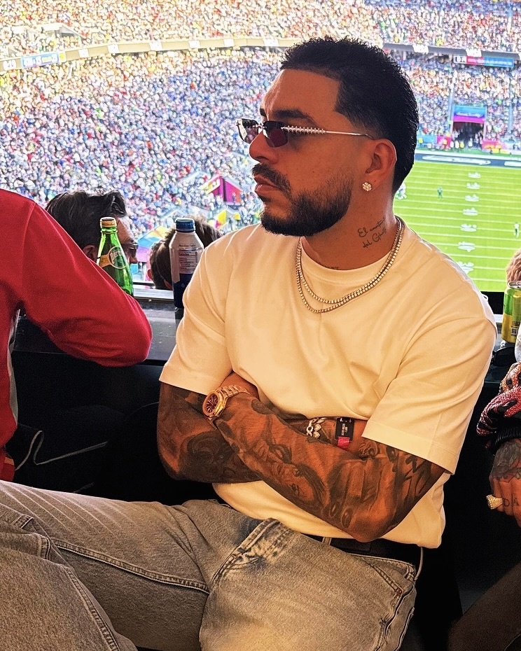 may tinh,  Super Bowl,  Rapper,  Travis Scott,  casio, anh 8