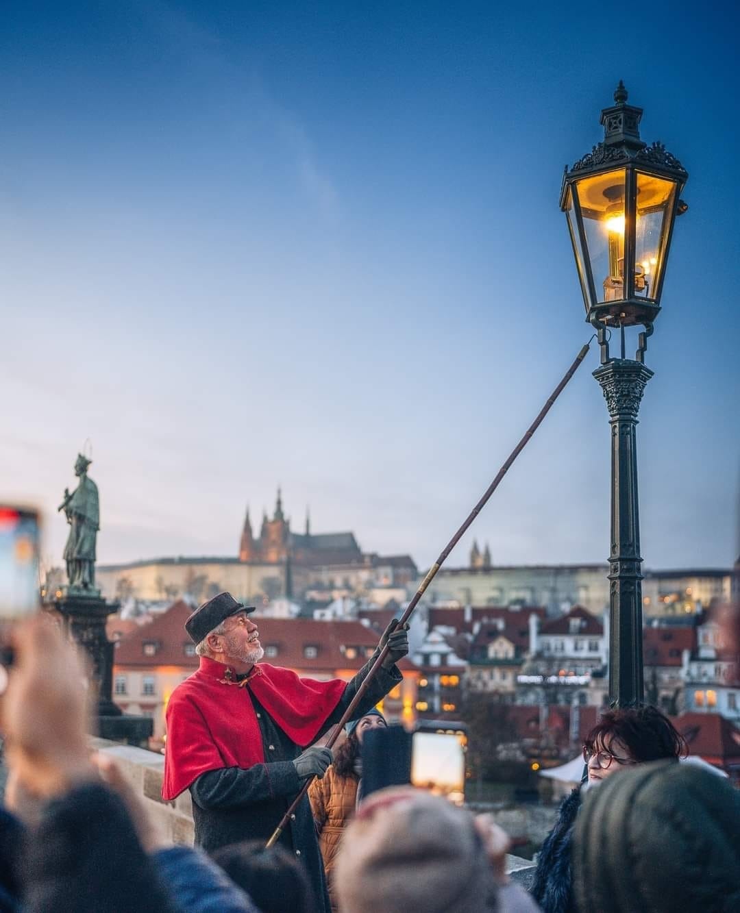 cong viec,  bien mat,  nghe,  Nguoi bao thuc anh 20