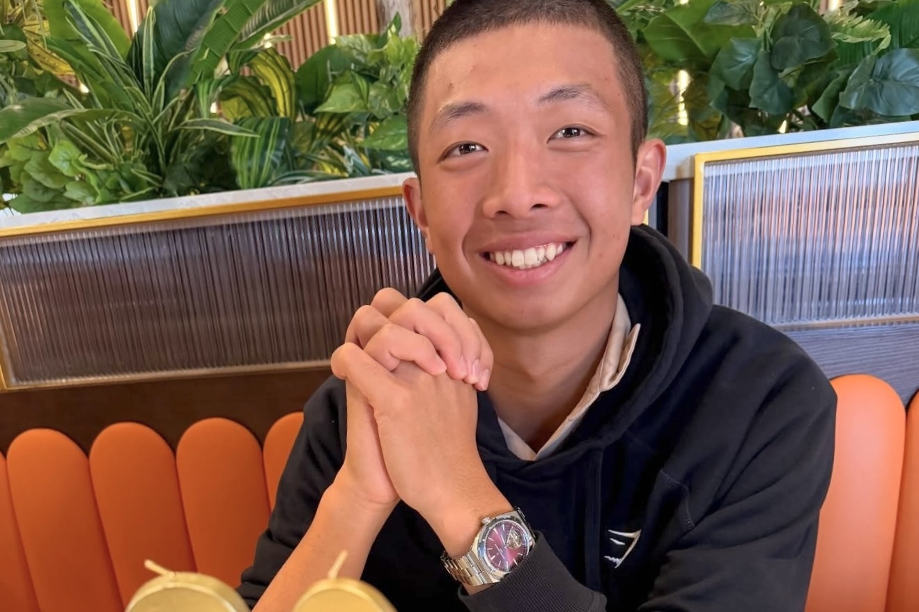 Quang Duong don sinh nhat 20 tuoi cung dong ho 4 ty dong hinh anh