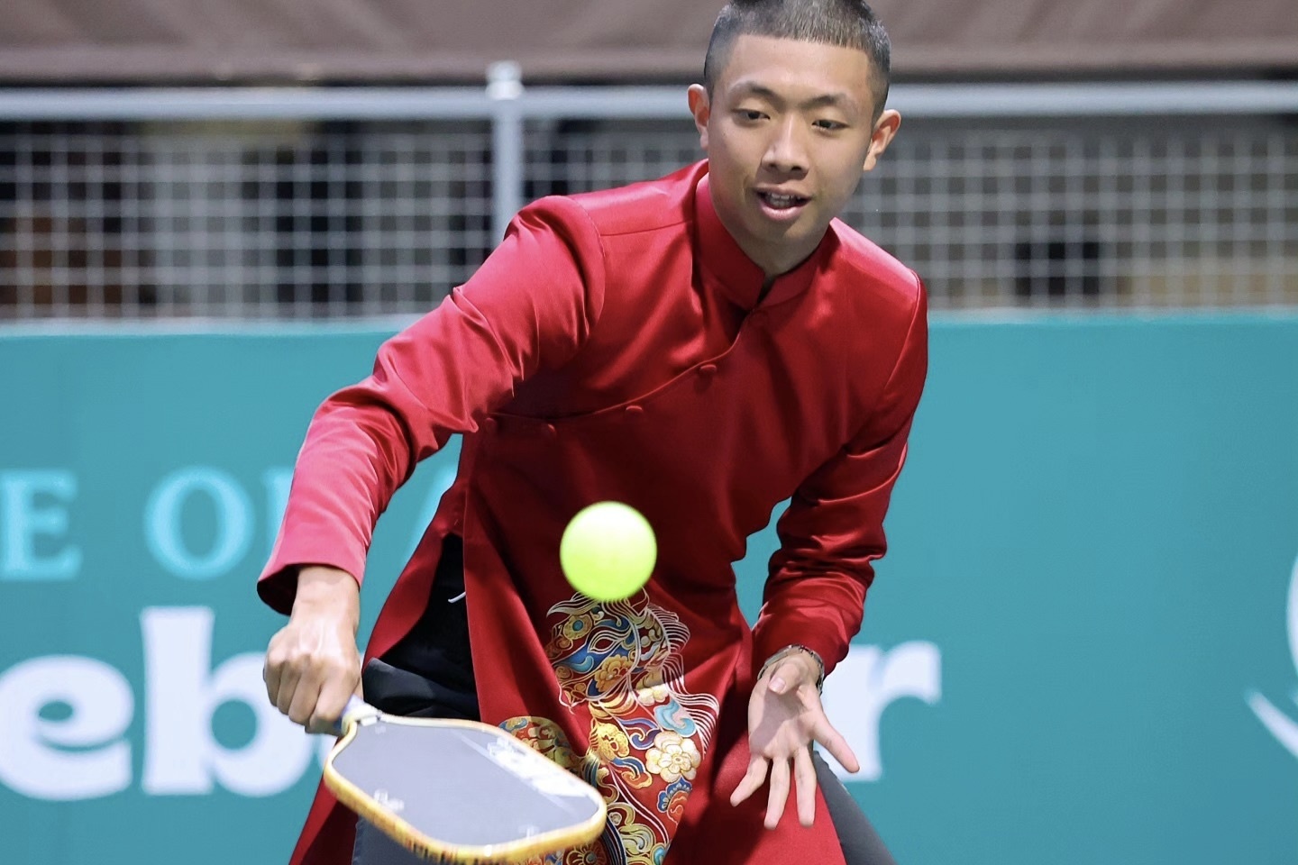 Quang Duong ky hop dong voi 'doi thu' cua PPA Tour hinh anh