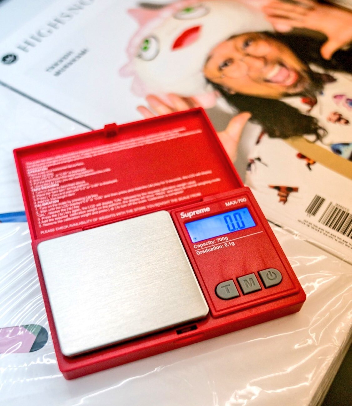 Supreme,  phu kien, anh 13