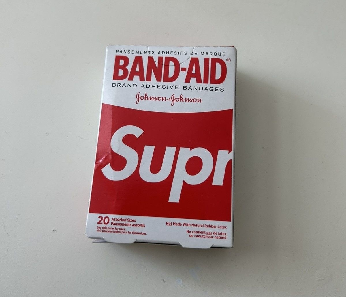 Supreme,  phu kien, anh 12