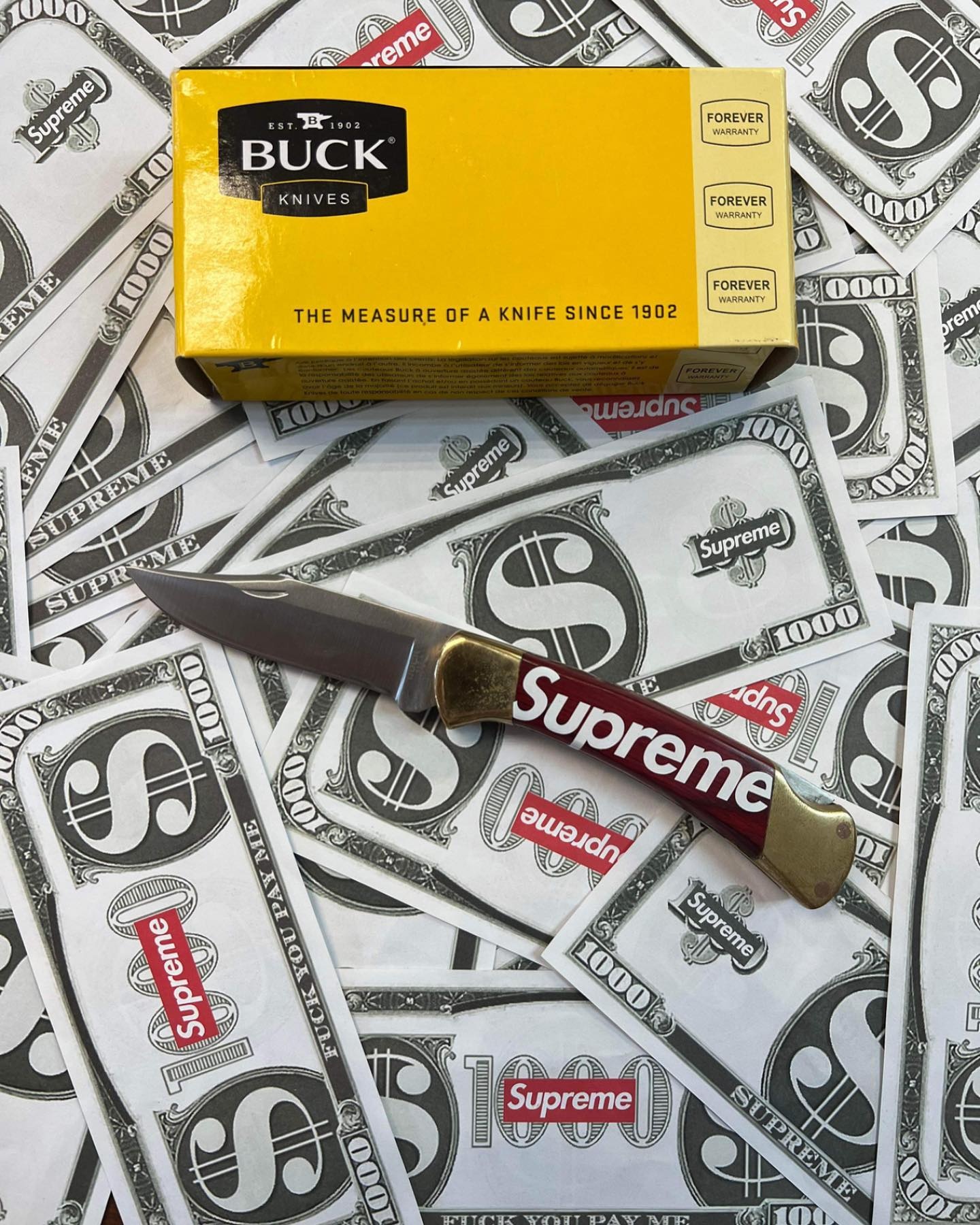 Supreme,  phu kien, anh 5