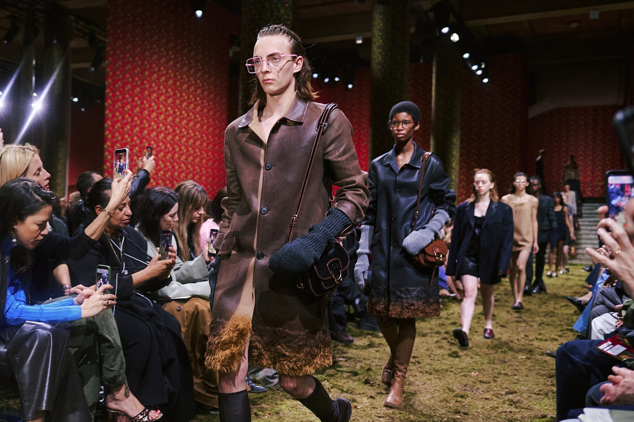 thoi trang,  tuan,  Miu Miu,  Miuccia Prada,  Louis Vuitton anh 1