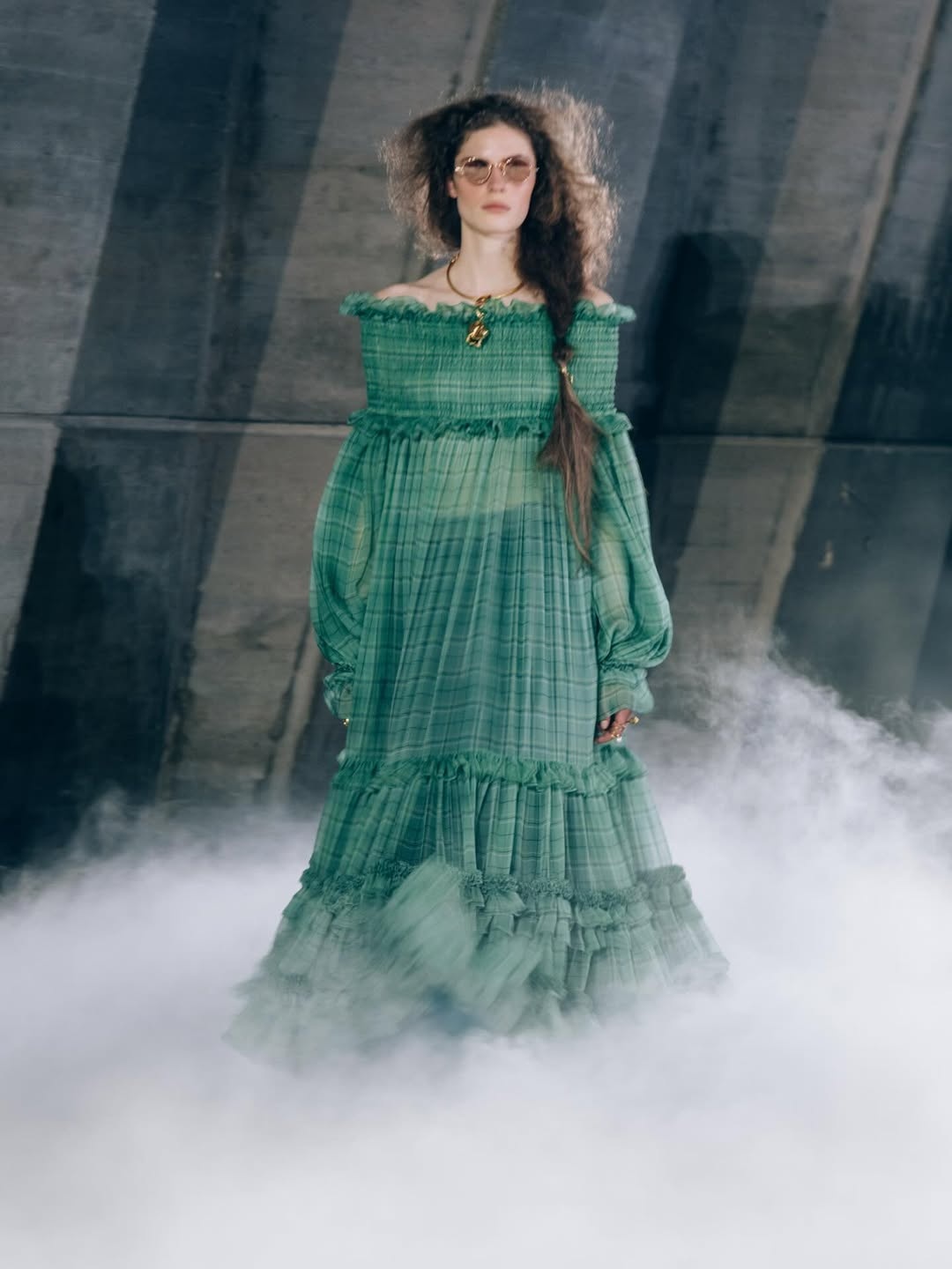 thoi trang,  tuan,  Miu Miu,  Miuccia Prada,  Louis Vuitton anh 7