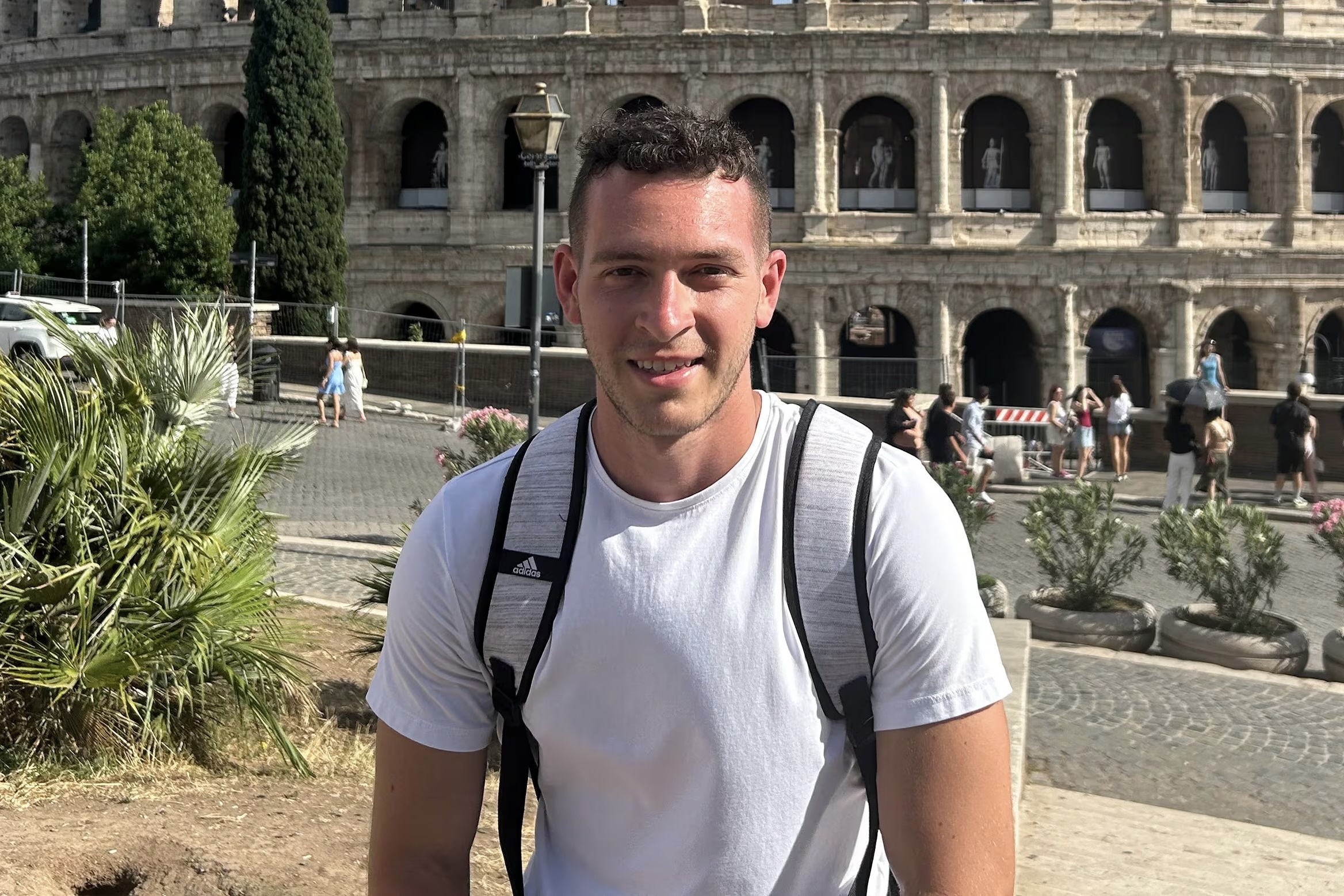 Chang trai 26 tuoi tiet kiem 4.000 USD/thang de nghi huu o tuoi 40 hinh anh