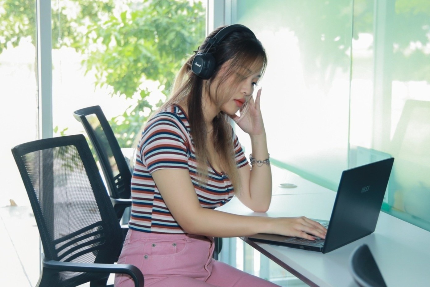 Song bang tien thuong Tet trong luc tim viec moi hinh anh