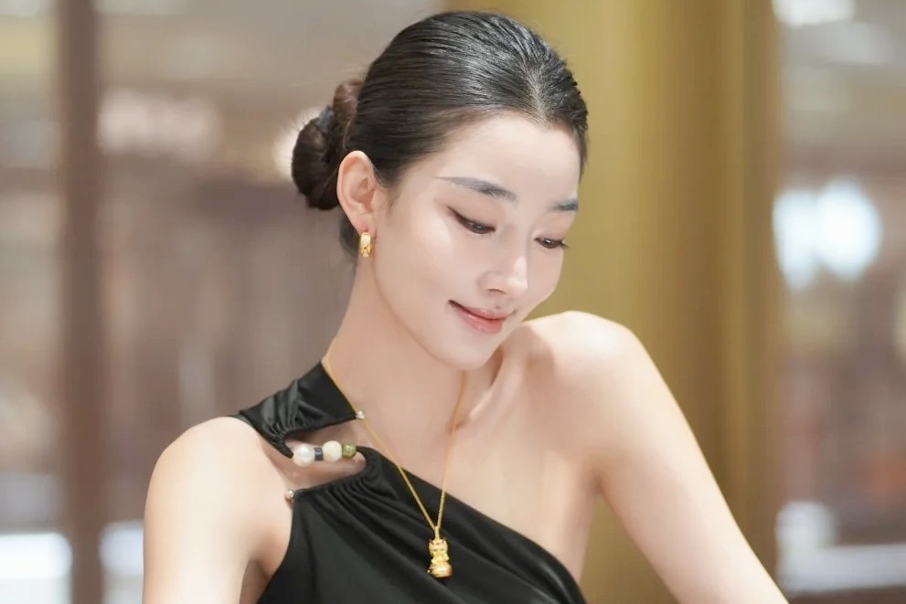 Deo vang co hao mon khong? hinh anh