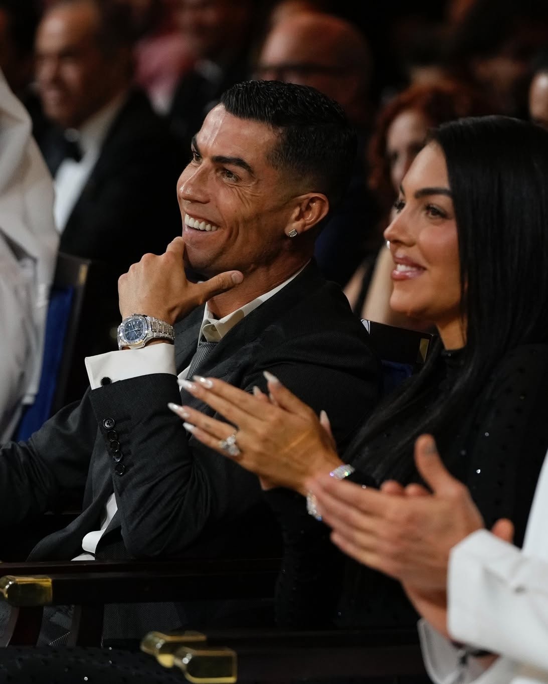 Ronaldo, Georgina Rodríguez, Patek Philippe, Cristiano Ronaldo, đồng hồ ảnh 9 Ronaldo, Georgina Rodriguez, Patek Philippe, Cristiano Ronaldo, dong ho anh 9