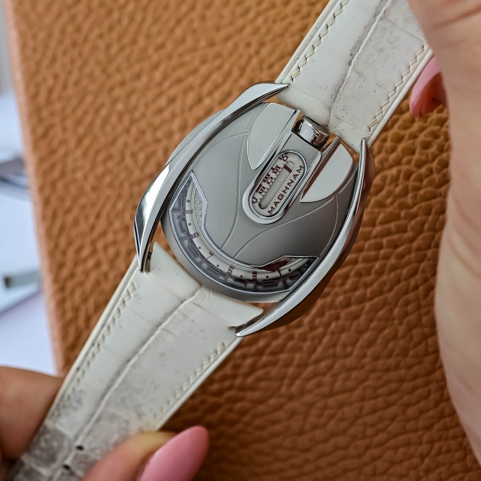 dong ho,  Sohaib Maghnam,  chien binh anh 10