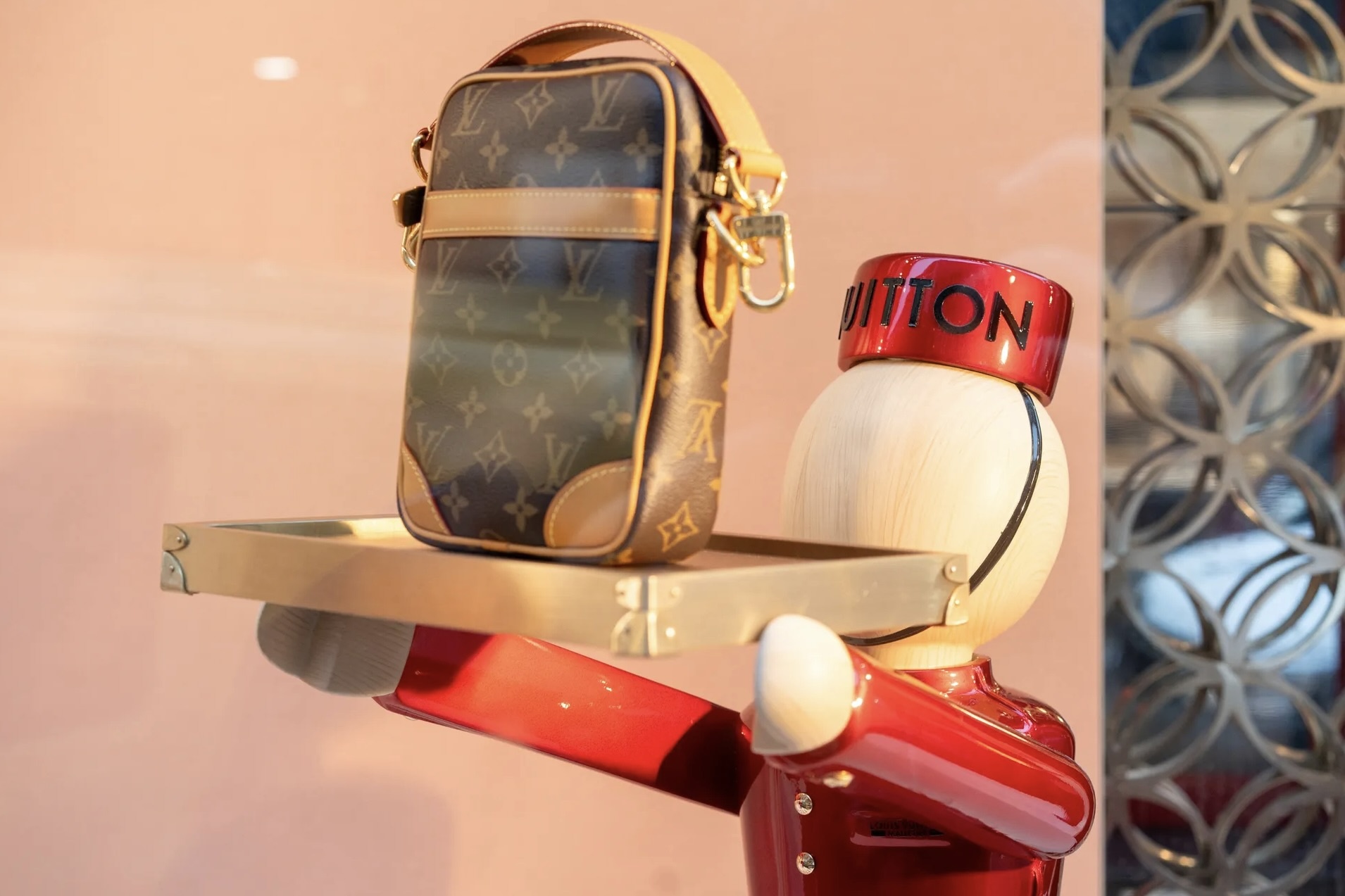 Khoi dau nam moi te nhat lich su cua ong chu Louis Vuitton hinh anh