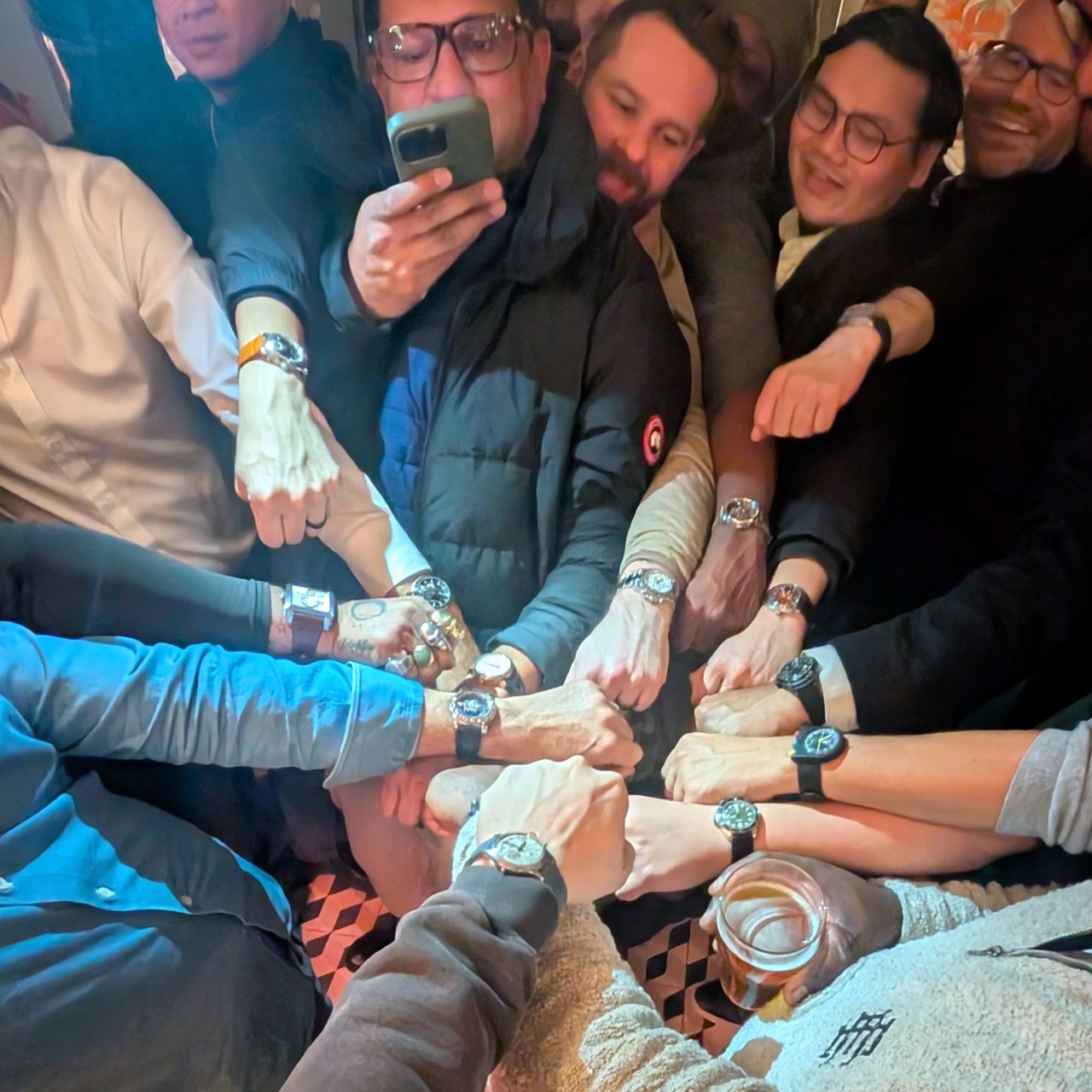 đồng hồ, nhóm, WhatsApp, Harvard, ảnh 2 dong ho, nhom, WhatsApp, Harvard, anh 2