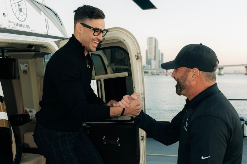 Gioi sieu giau My chi 1.000 USD/phut de tranh ket xe hinh anh