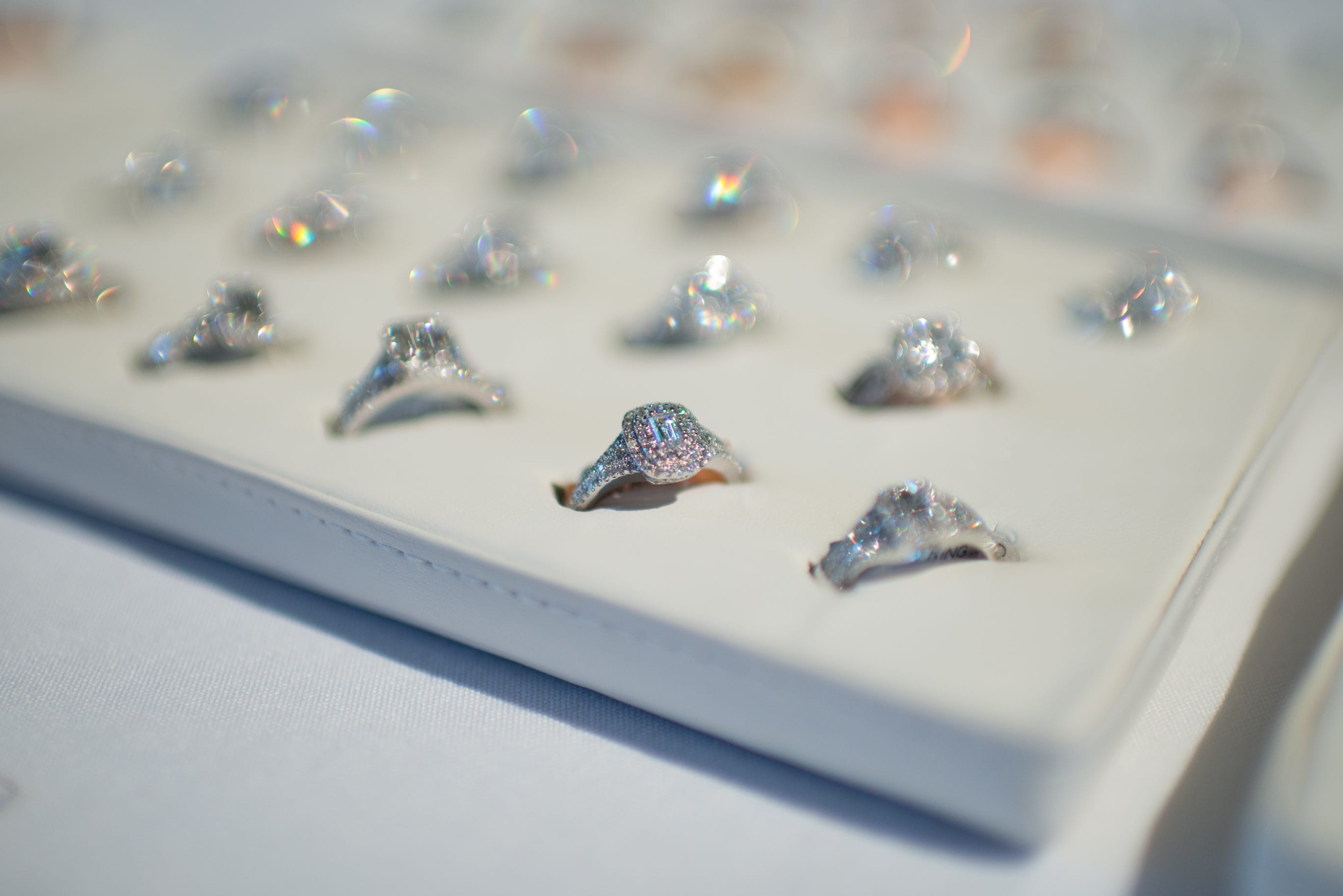 vang,  nhan,  nguoi tre,  dinh hon anh 1