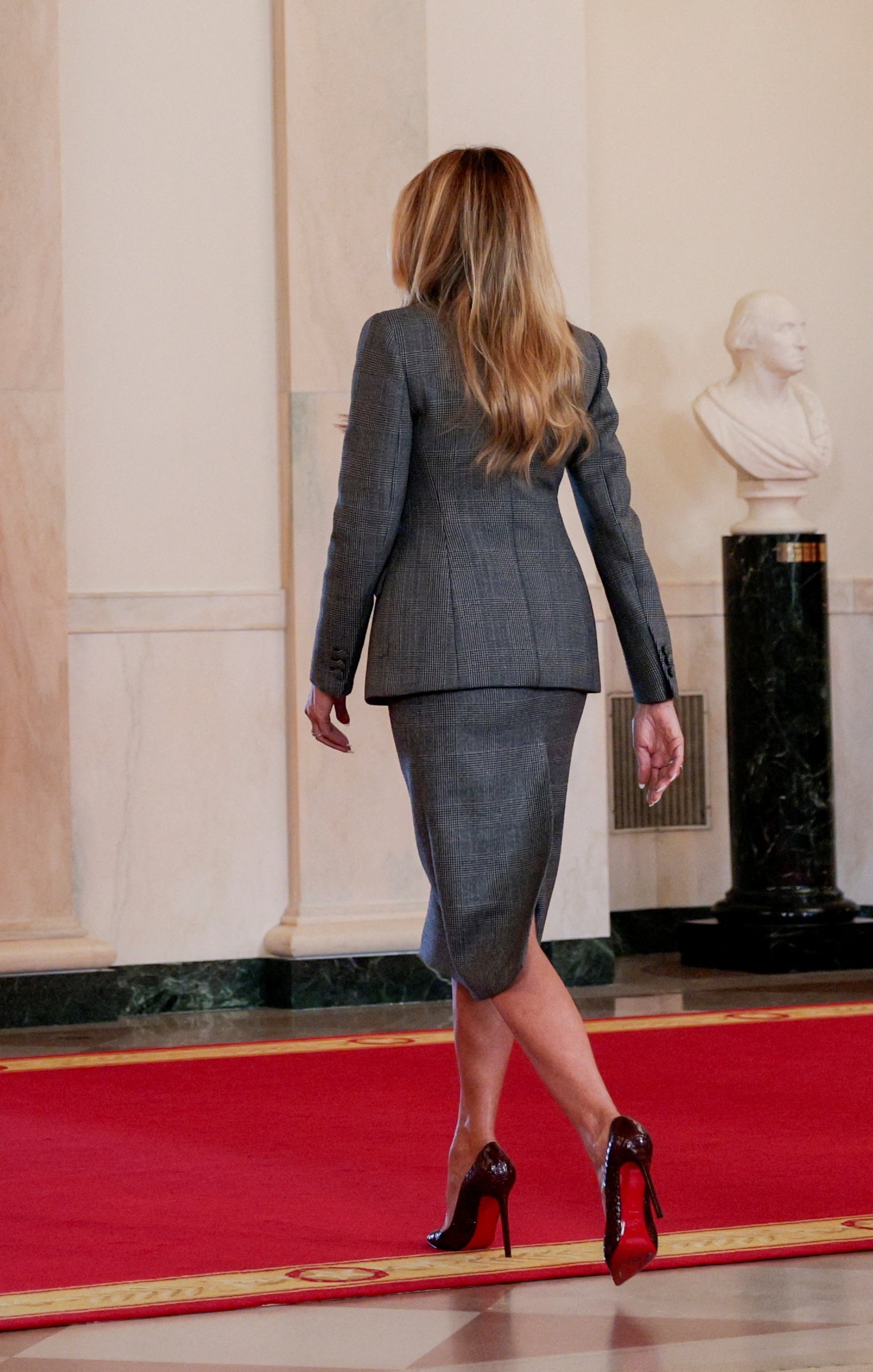Melania Trump,  suit,  Jeffrey Epstein anh 2