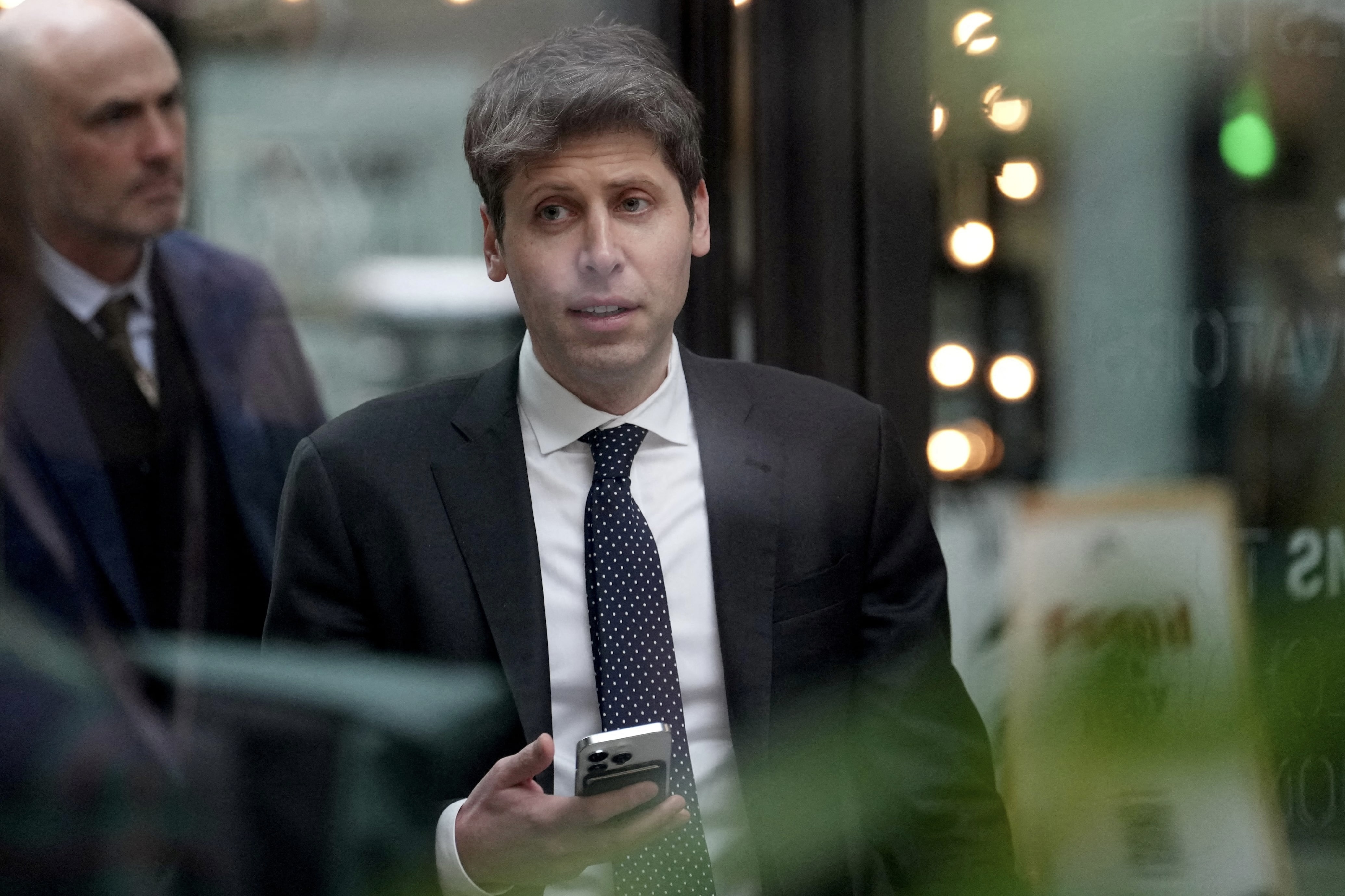 'Noi khai sinh' OpenAI duoc rao ban 1,5 trieu USD hinh anh