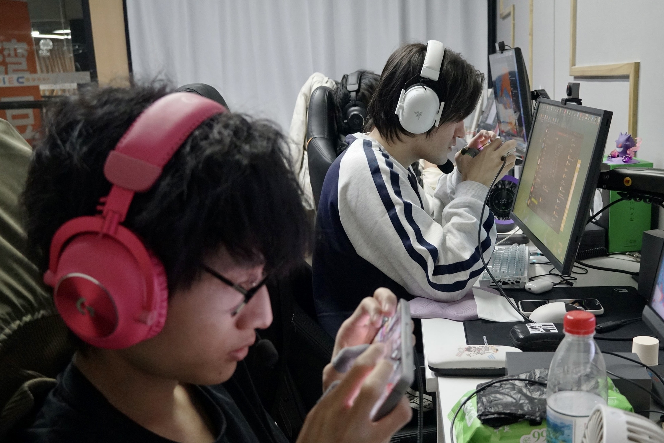 Lo dao tao eSports co ty le choi 1/2.000 o Trung Quoc hinh anh