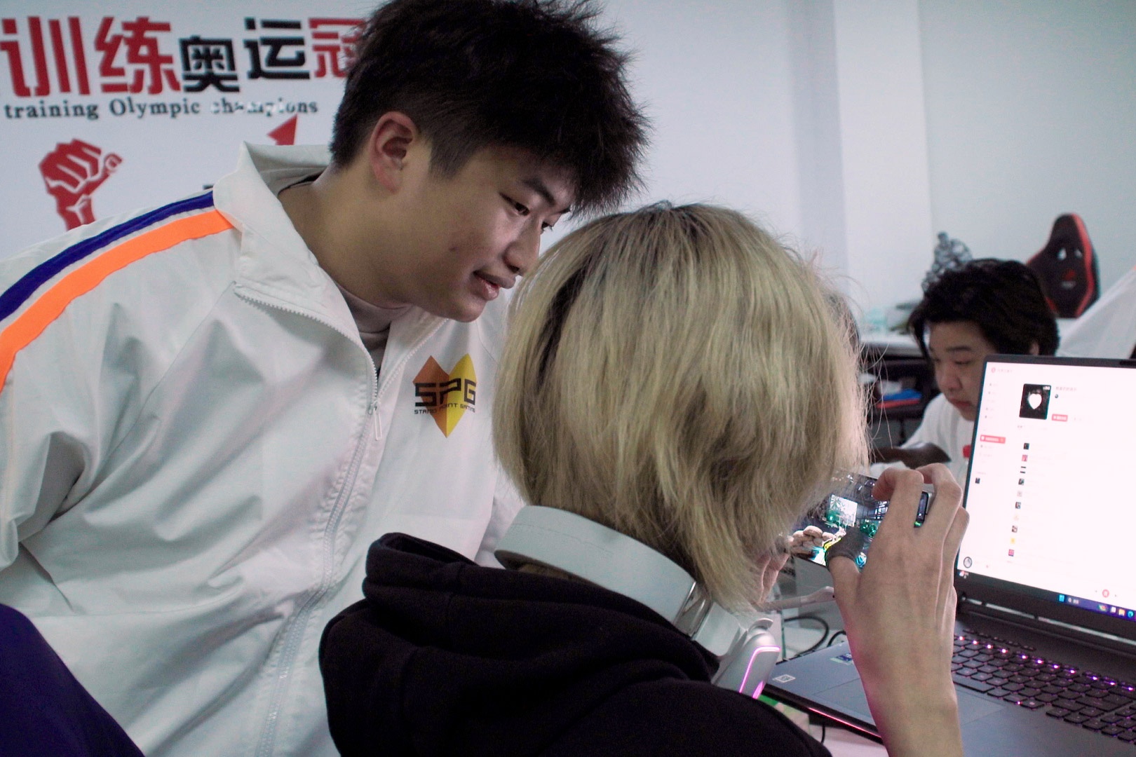 trung quoc,  game thu,  esports,  nghe anh 1