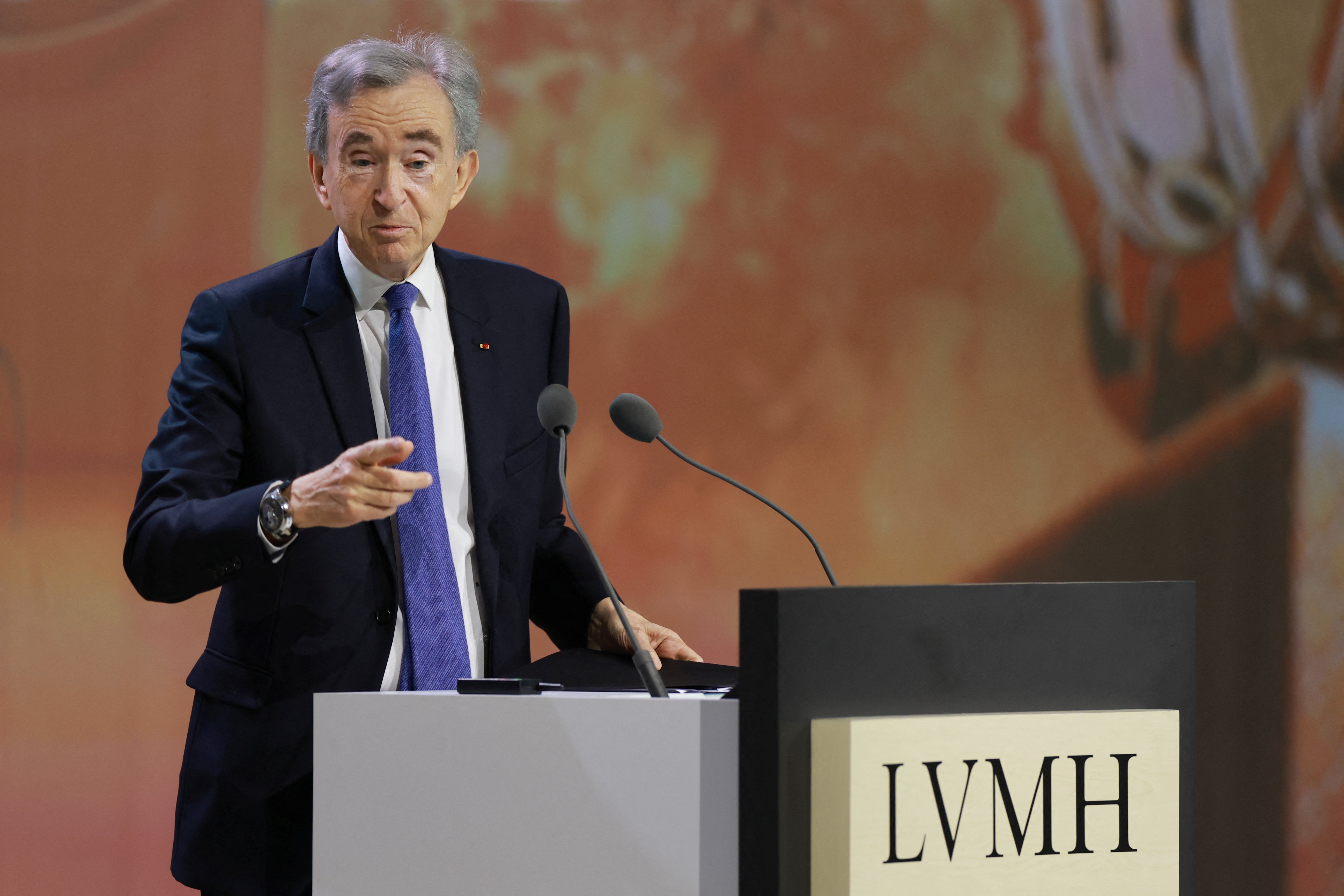 Dong ho,  xa xi,  Bernard Arnault,  Einstein,  Tambour,  Albert Einstein anh 1