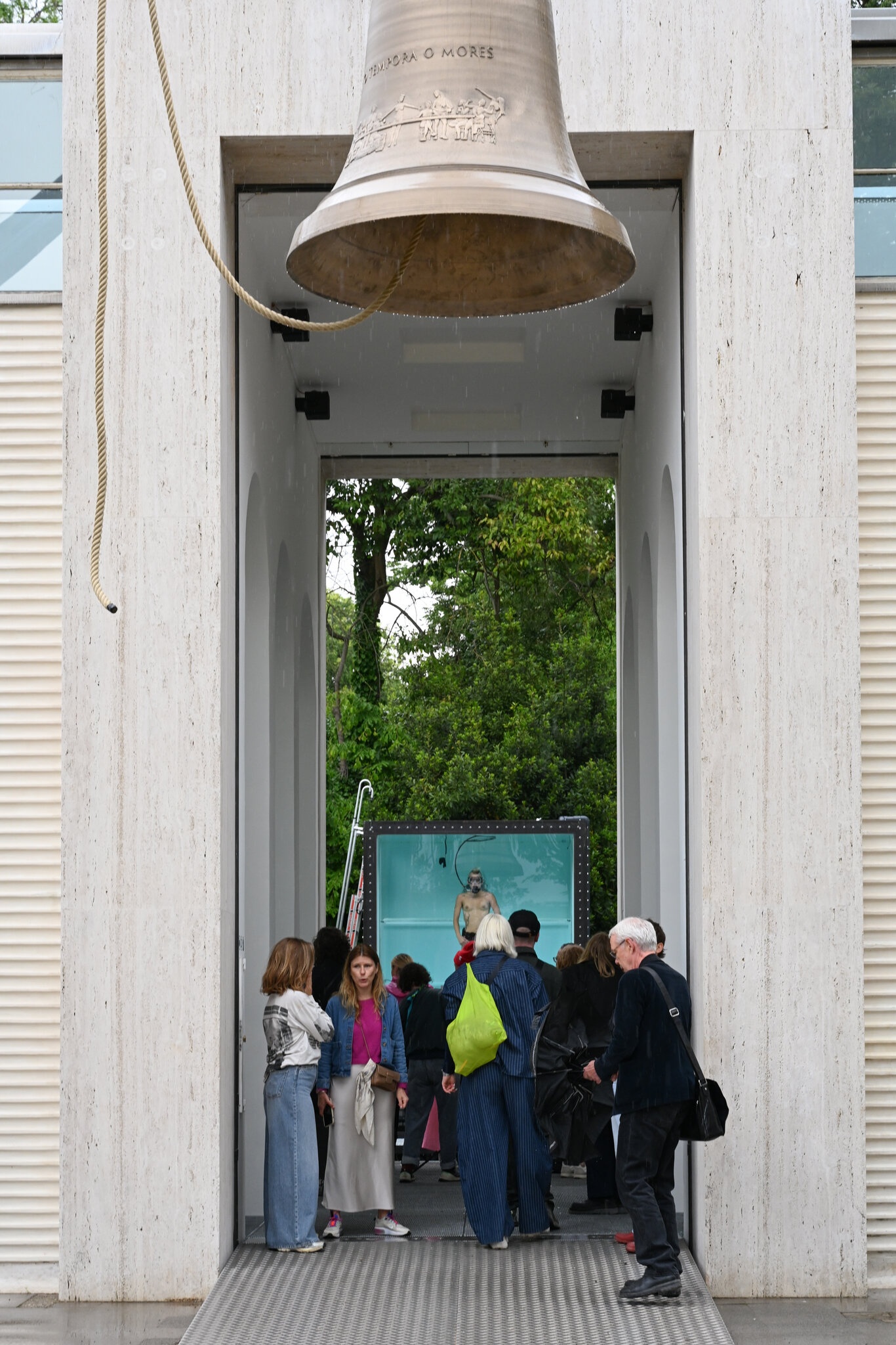 tac pham,  venice biennale, anh 1