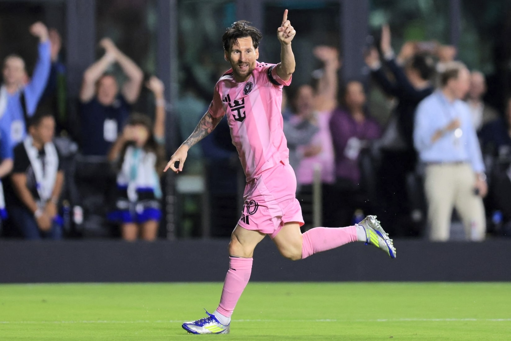 Messi, Livakovic gop phan tao con sot moi o World Cup hinh anh