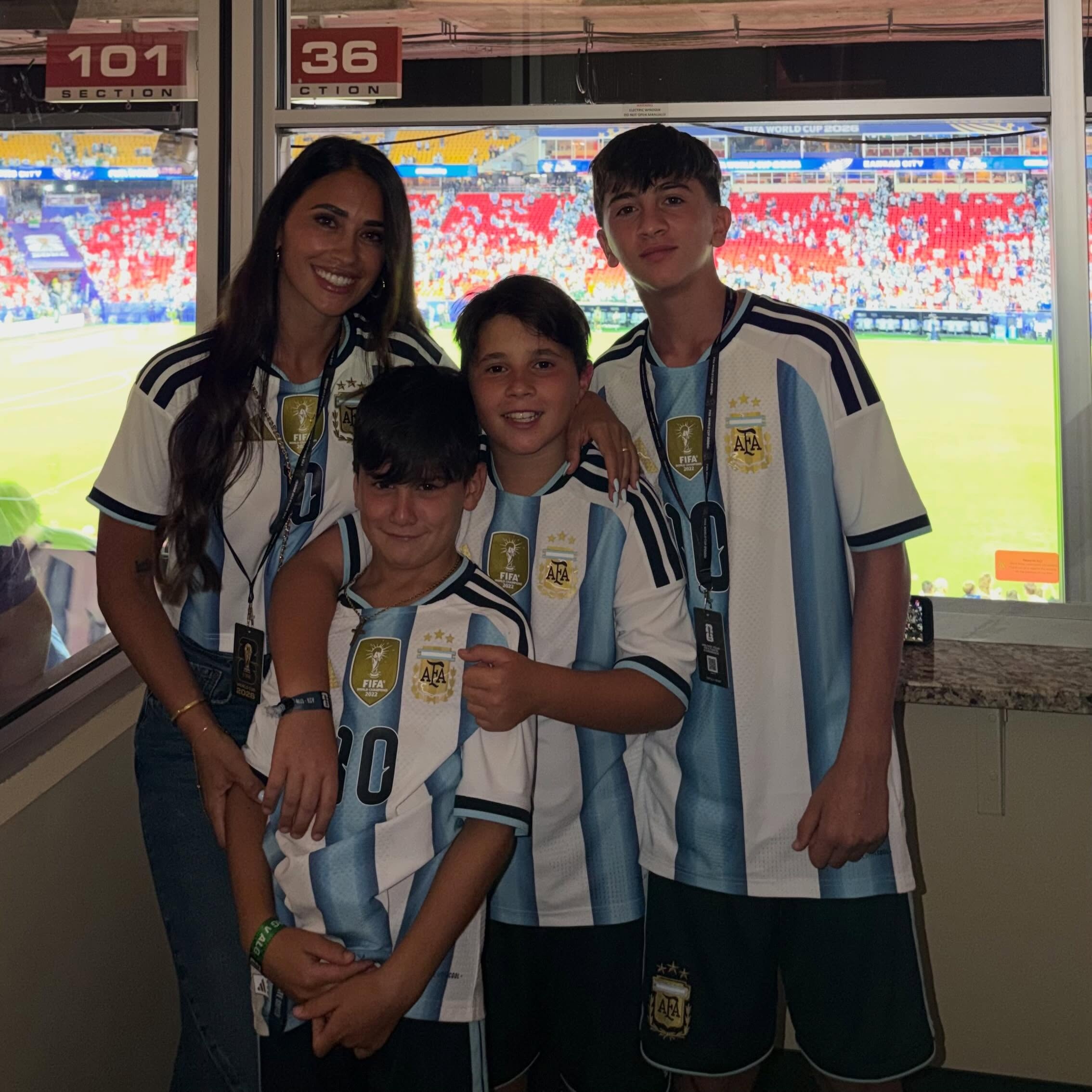 Messi, Antonela Roccuzzo, Audemars Piguet ảnh 9 Messi, Antonela Roccuzzo, Audemars Piguet anh 9