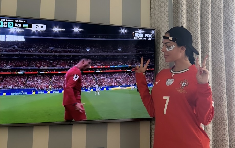 dong ho,  WAGs,  messi,  Ronaldo,  Antonela Roccuzzo,  Georgina Rodriguez anh 19