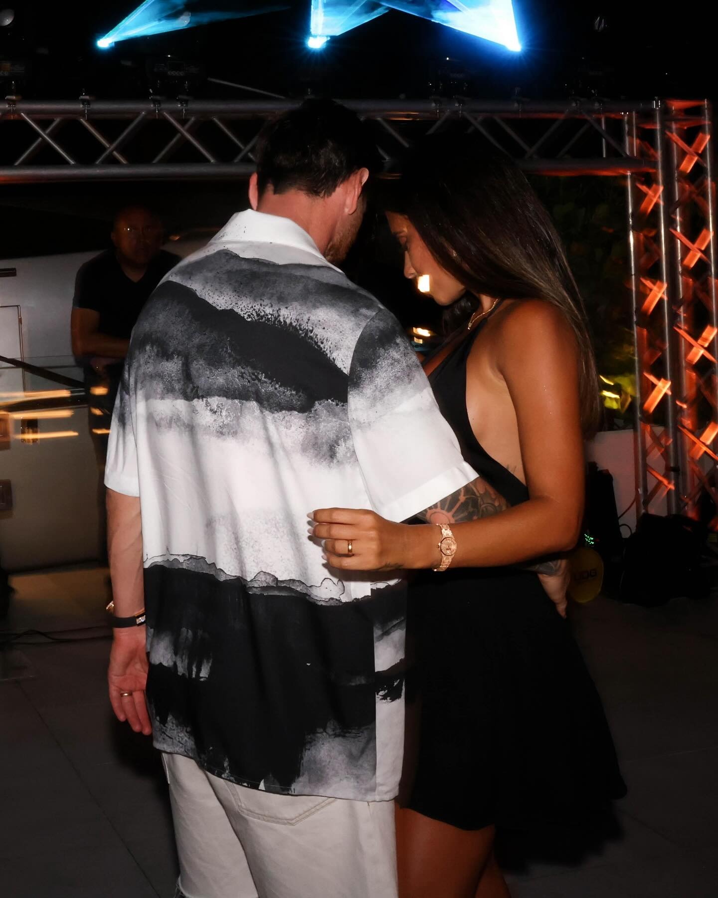 dong ho,  WAGs,  messi,  Ronaldo,  Antonela Roccuzzo,  Georgina Rodriguez anh 4